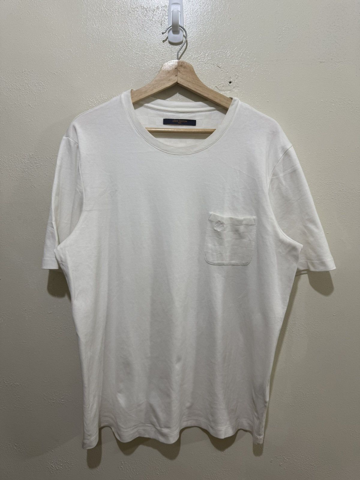 Louis Vuitton Louis Vuitton White Damiere Pocket Tee Size US XXL / EU 58 / 5 - 1 Thumbnail