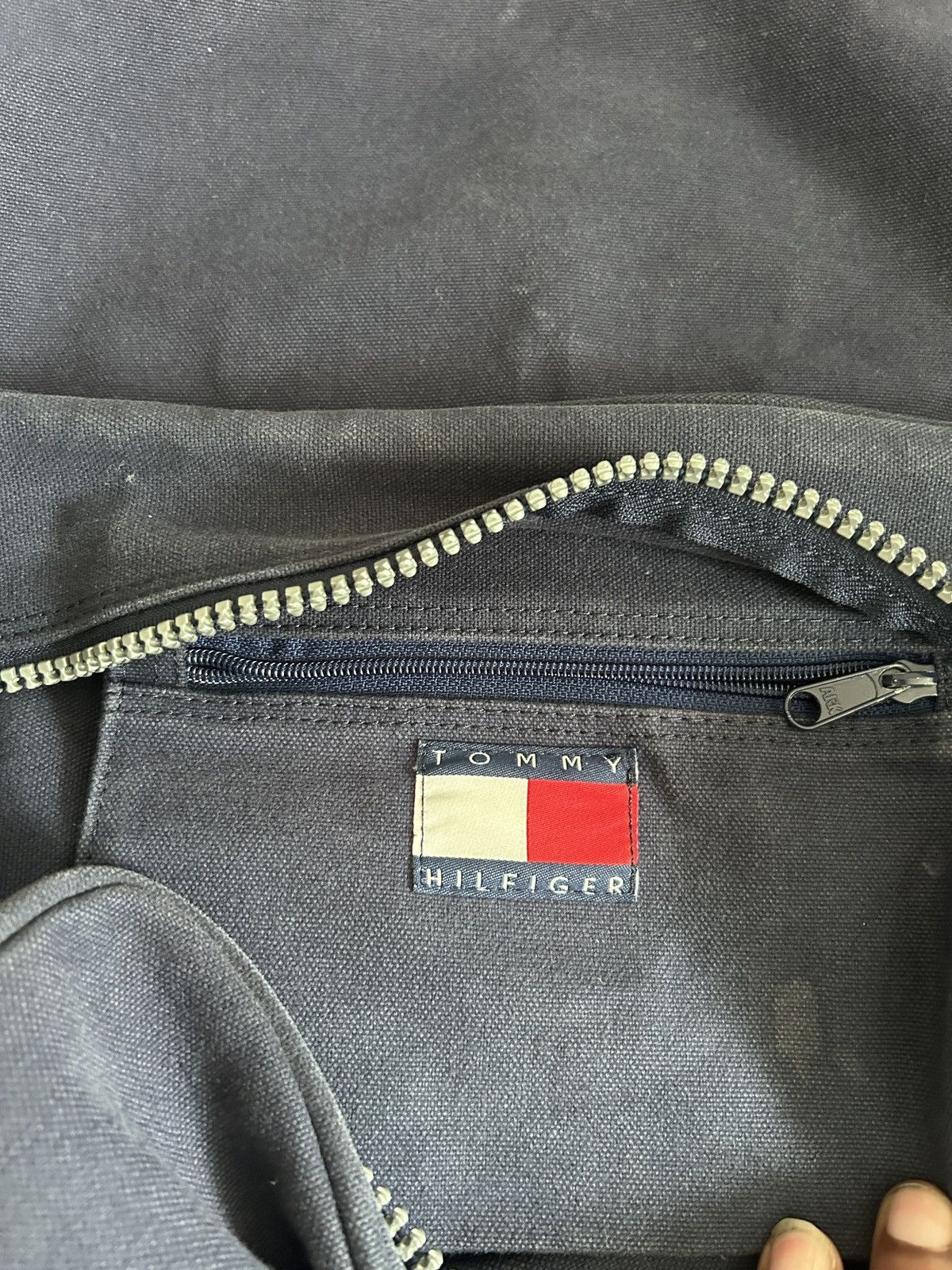 Tommy Hilfiger Vintage 90s Tommy Hilfiger Big Flag Canvas Messenger Bag Size ONE SIZE - 3 Thumbnail