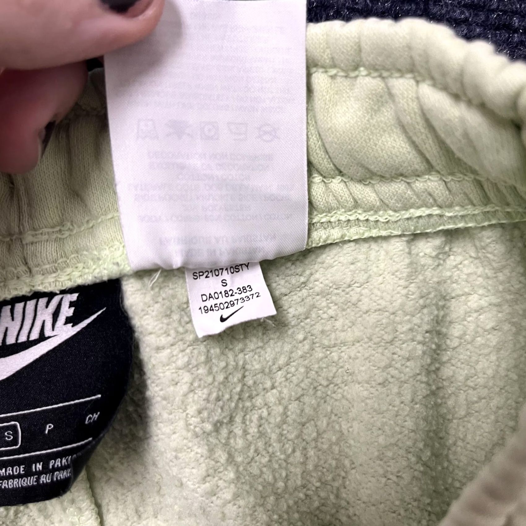 Nike Nike Shorts Mens Small Green Fleece Just Do It Graphic Athletic Gym Lounge Size US 29 - 5 Thumbnail