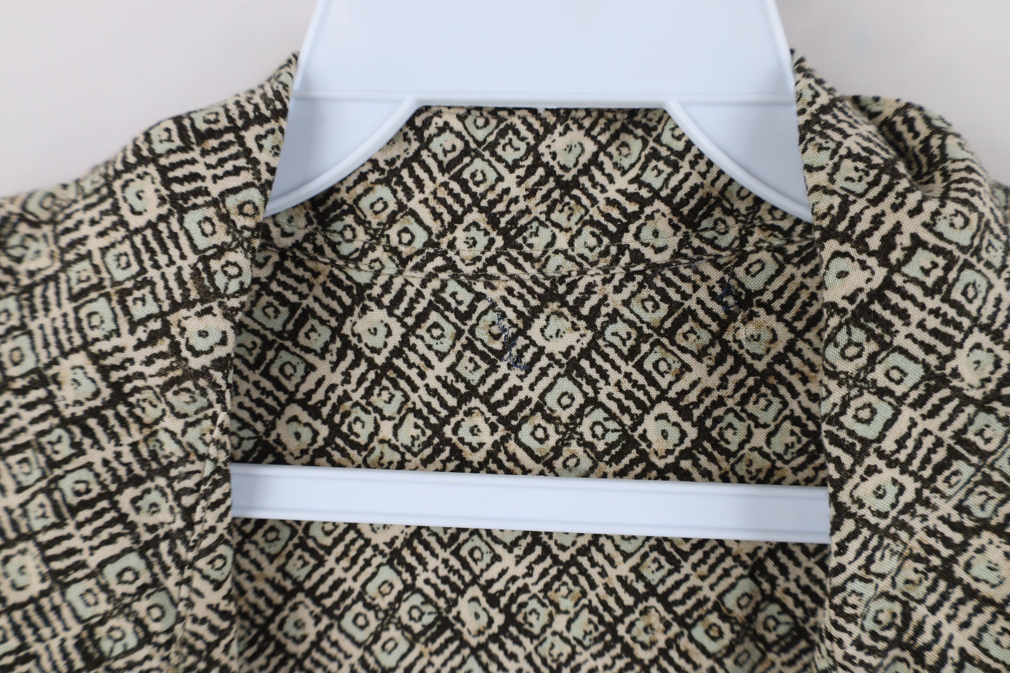 Vintage Vintage 90s Streetwear Short Sleeve Collared Button Shirt Size US XXL / EU 58 / 5 - 6 Thumbnail