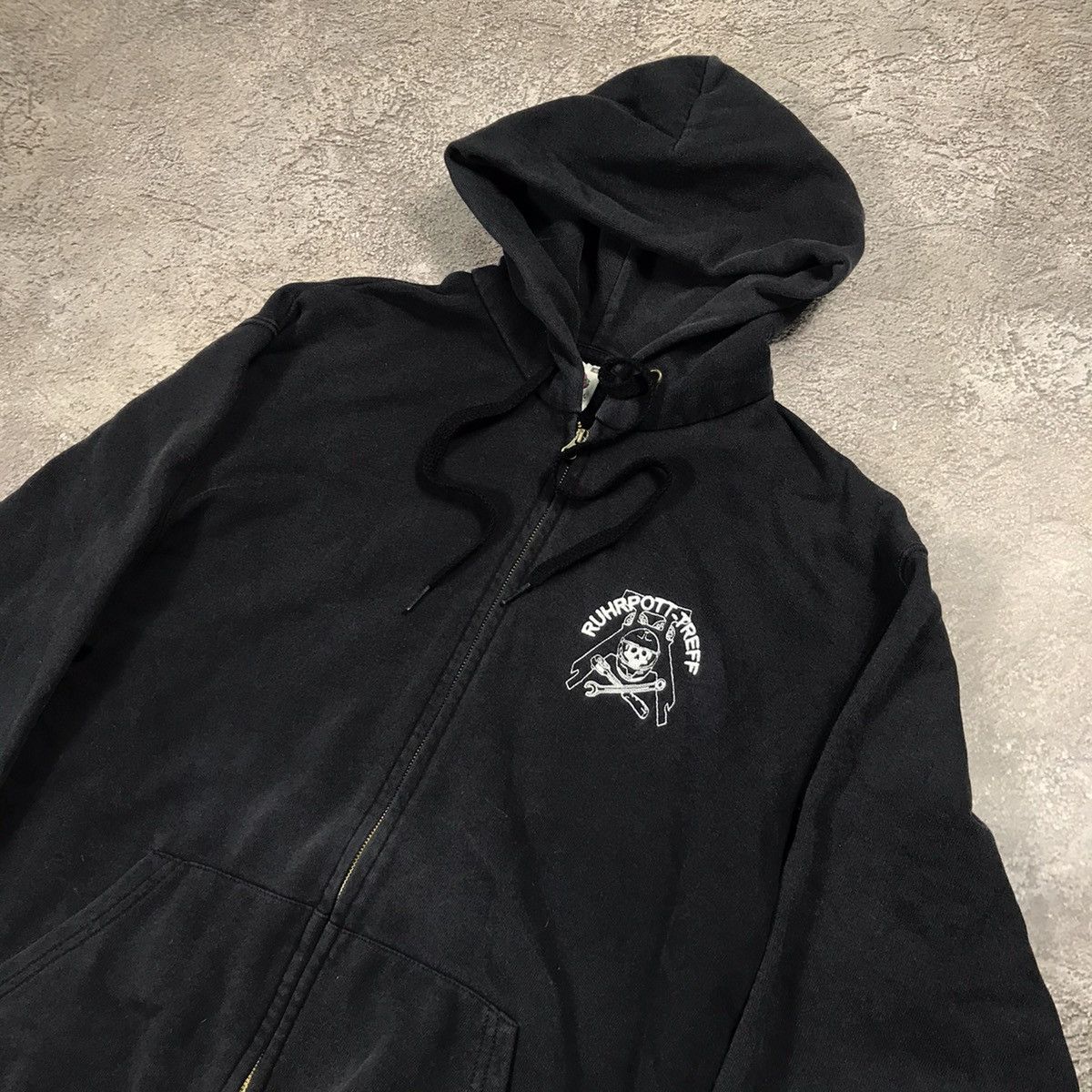 Vintage Vintage Y2K Skull Logo Zip Hoodie Grunge Streetwear Baggy L Size US L / EU 52-54 / 3 - 4 Thumbnail