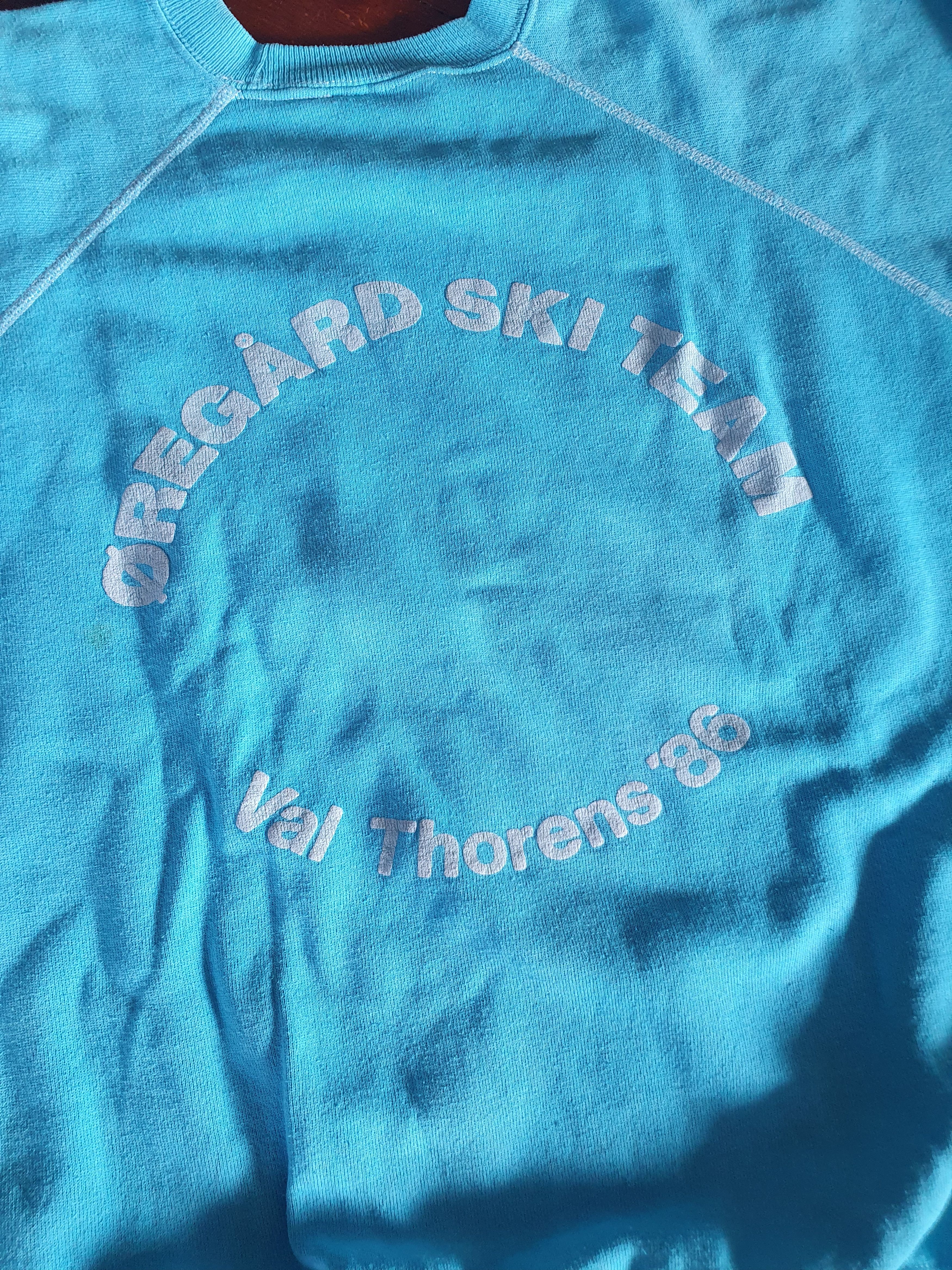 Hanes × Vintage Oregard Ski Team Val Thorens 1986 Vintage sweatshirt sz L? Size US L / EU 52-54 / 3 - 9 Thumbnail