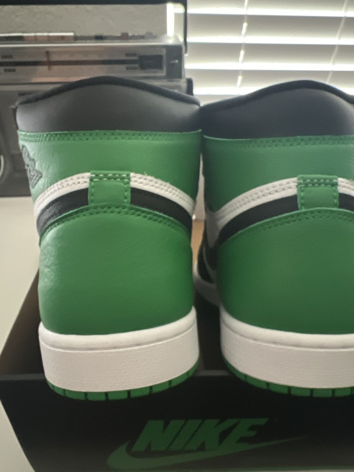 Jordan Brand × Nike Jordan 1 Celtic Colorway Size US 10.5 / EU 43-44 - 6 Thumbnail