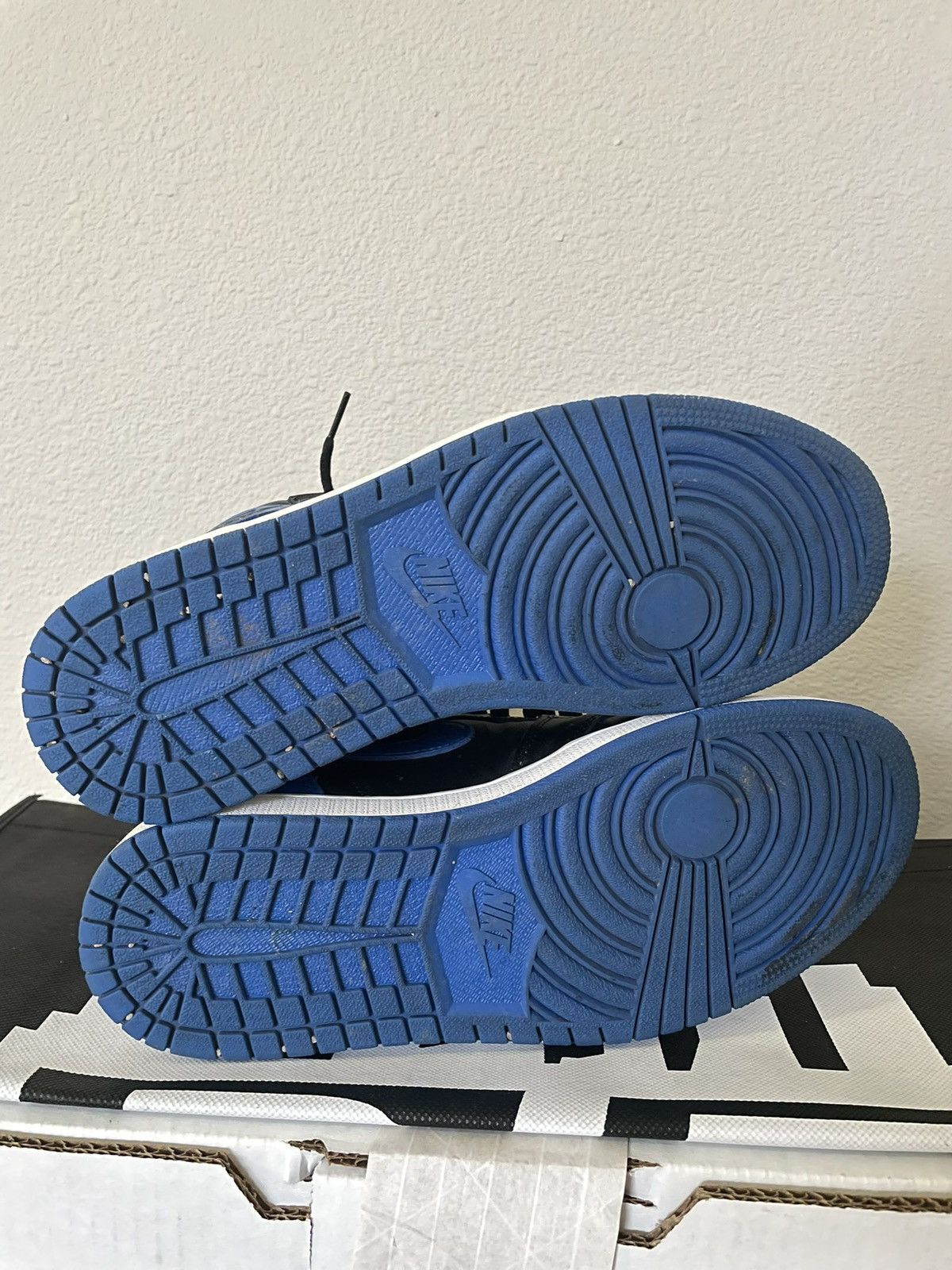 Jordan Brand × Nike Air Jordan 1 Royal High OG 2017 Size 9.5 Nike Size US 9 / EU 42 - 10 Thumbnail