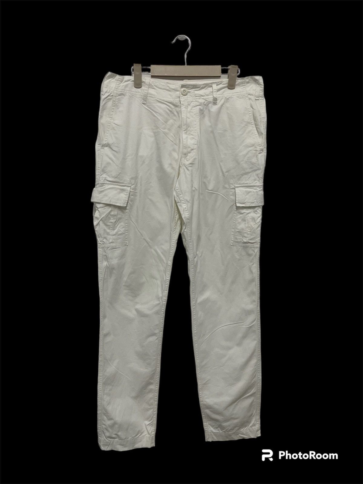 image of Uniqlo Cargo Pants Size 33" in White, Men's