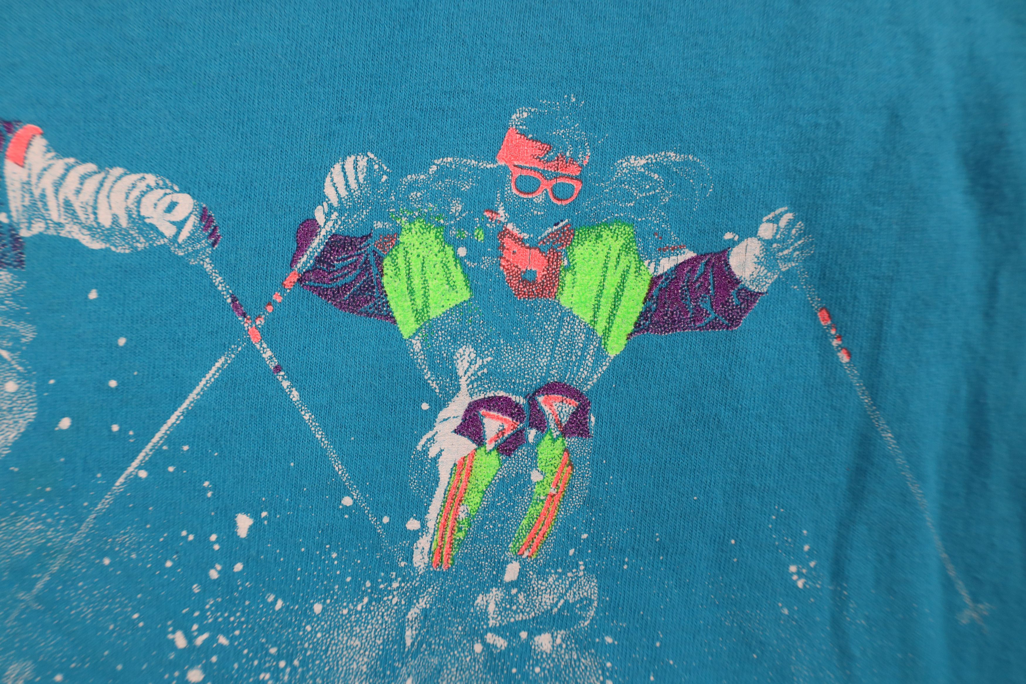 Vintage Vintage 80s New York Skiing All Over Print T-Shirt USA Size M / US 6-8 / IT 42-44 - 6 Thumbnail