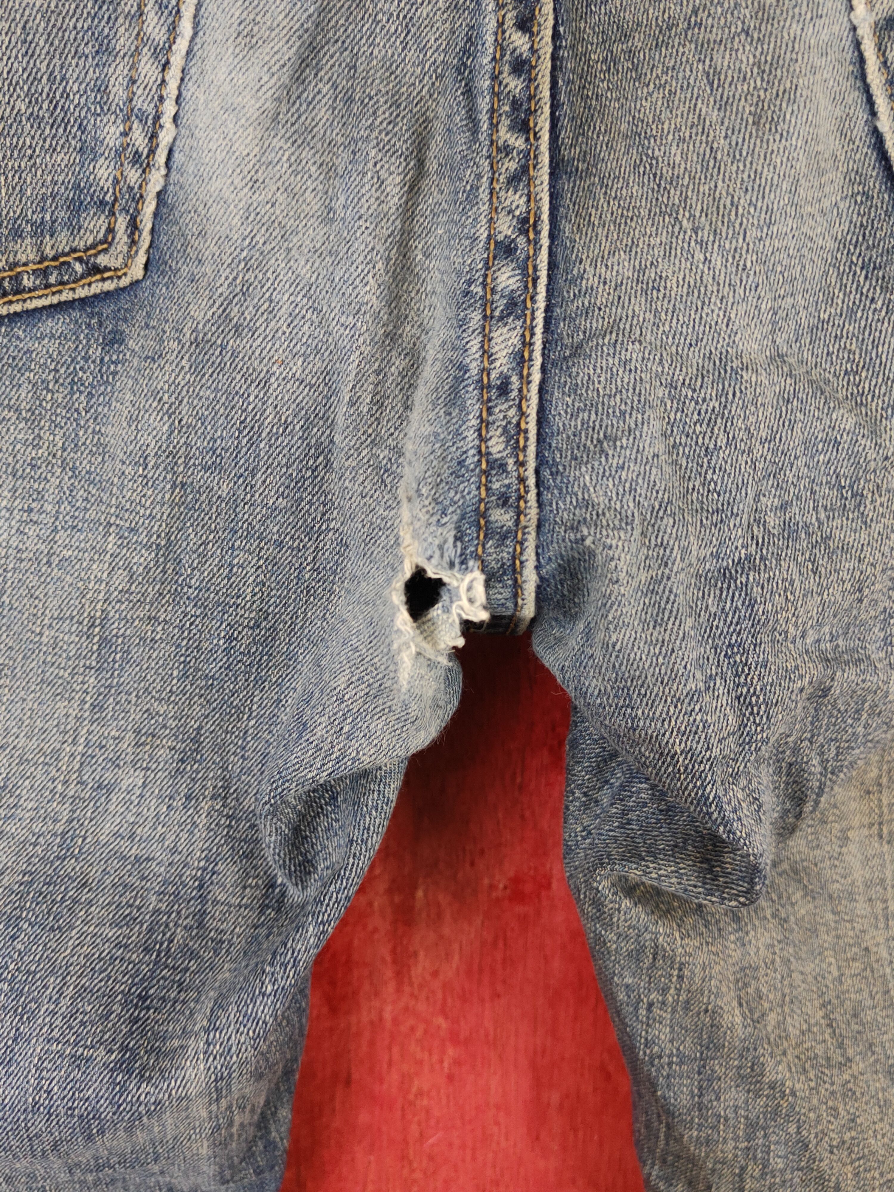 Japanese Brand Uniqlo Dark Blue Faded Distressed Ripped Jeans #S1777 Size US 33 - 8 Thumbnail