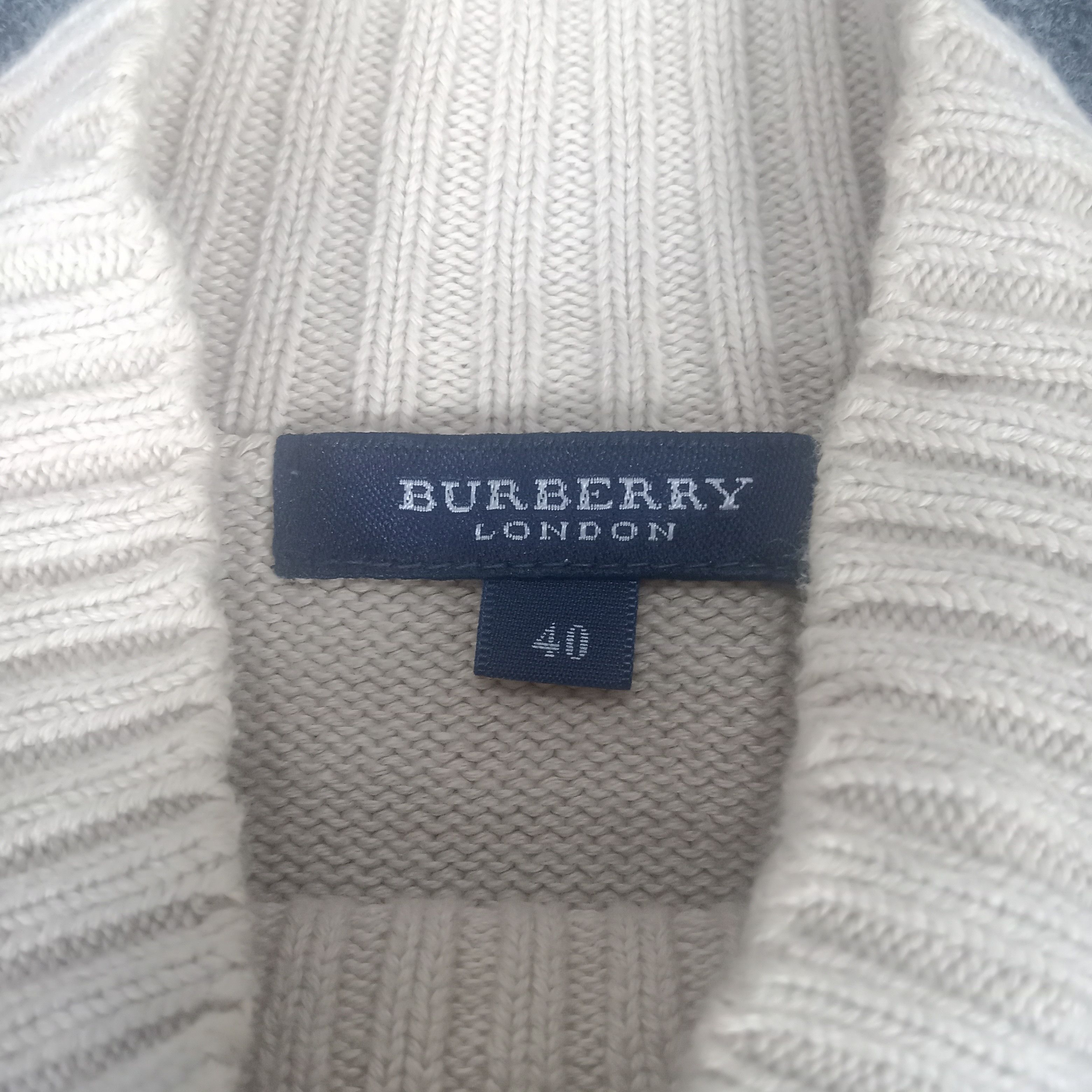 Burberry × Vintage Burberry London Nova Check Design Tshirt Size US S / EU 44-46 / 1 - 5 Thumbnail