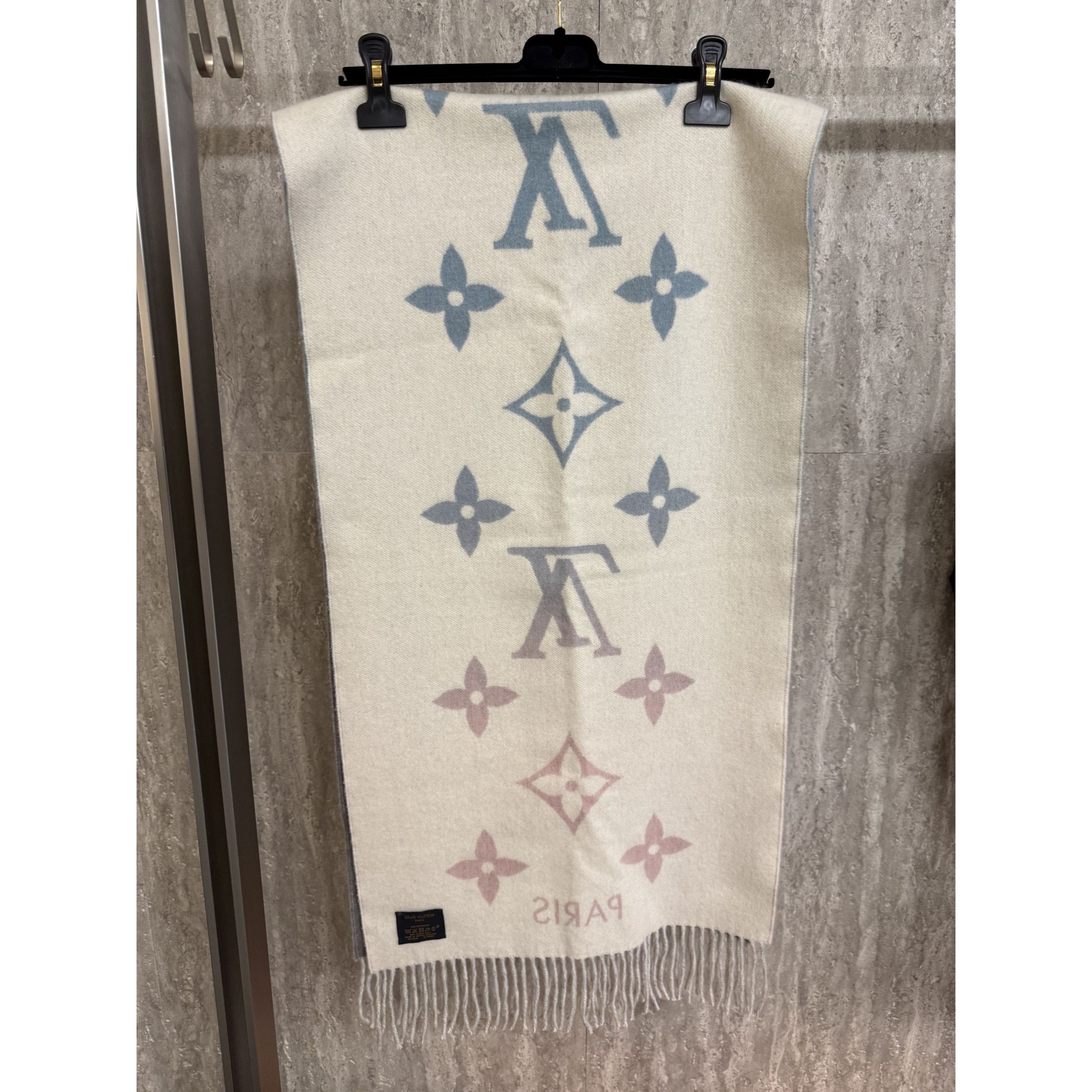 Louis Vuitton Louis Vuitton Gradient Monogram Scarf 100% Cashmere Unisex S Size ONE SIZE - 1 Thumbnail
