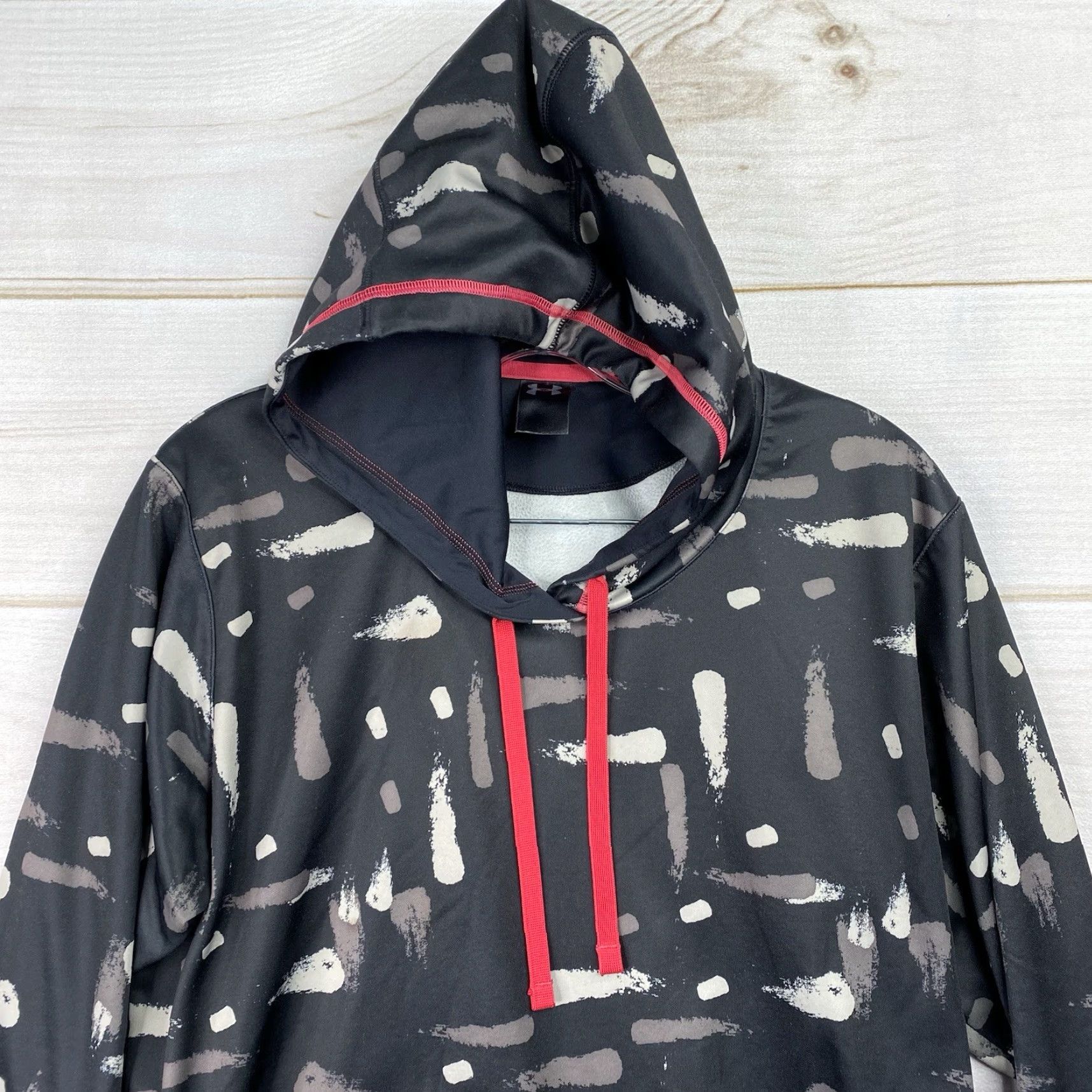 Under Armour Under Armour Womens Hoodie L Black Geometric Print Pink Trim Hooded Pullover Size L / US 10 / IT 46 - 2 Thumbnail