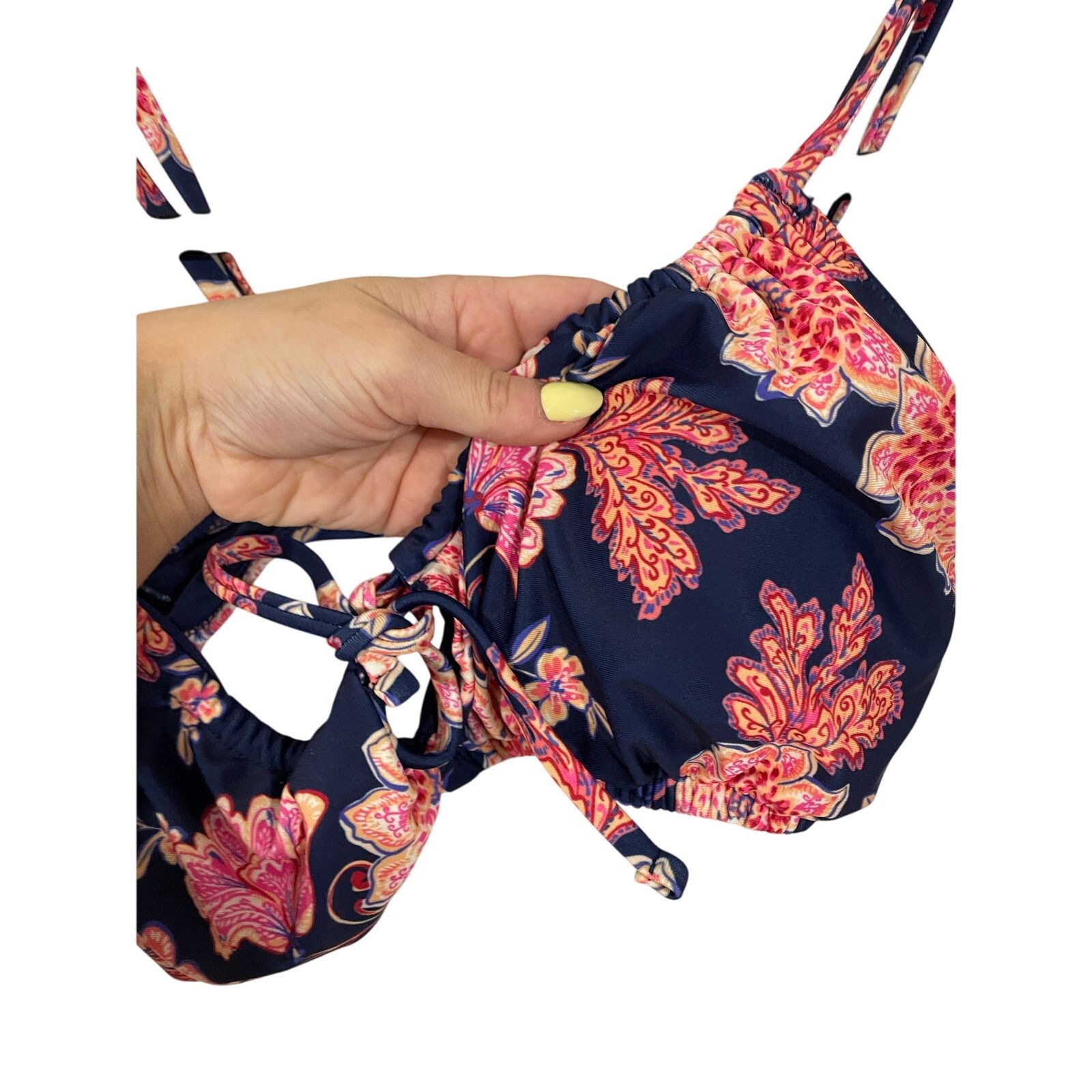 Old Navy Gathered Keyhole-Front Bikini Swim Top M Old Navy Vacation Size M / US 6-8 / IT 42-44 - 2 Thumbnail