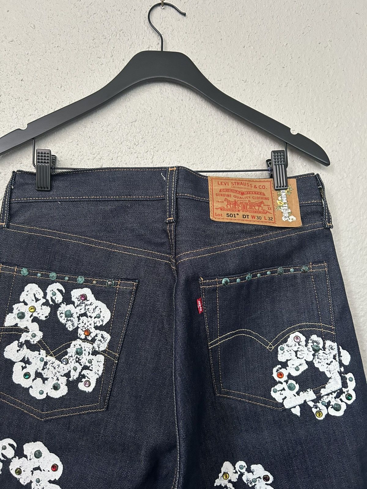 DENIM TEARS × Levi's DENIM TEARS LEVIS RHINESTONE COTTON WREATH DENIM Size US 30 / EU 46 - 5 Thumbnail