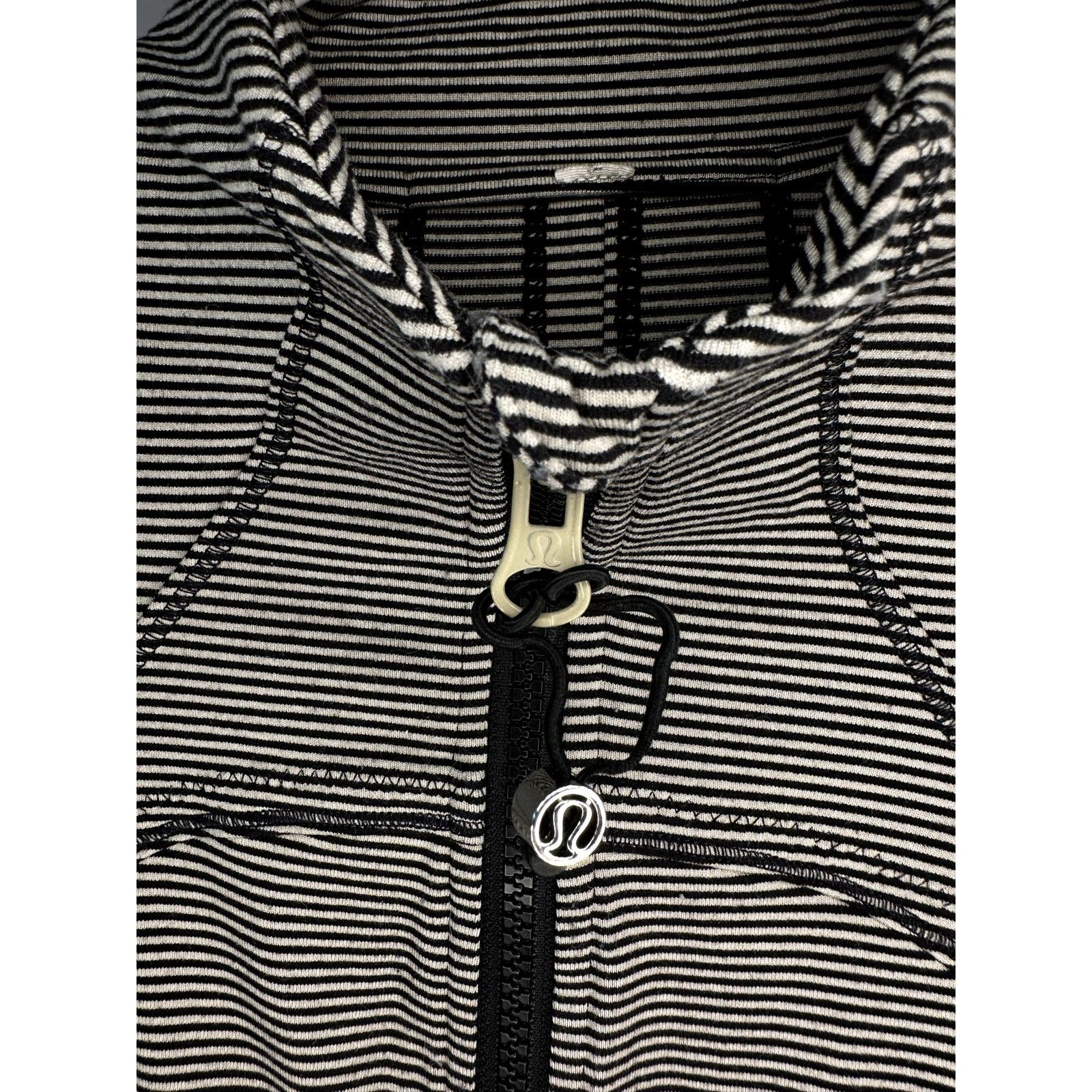 Lululemon Lululemon Tonka Stripe Forme Jacket Heathered Black Size 6 Size M / US 6-8 / IT 42-44 - 3 Thumbnail
