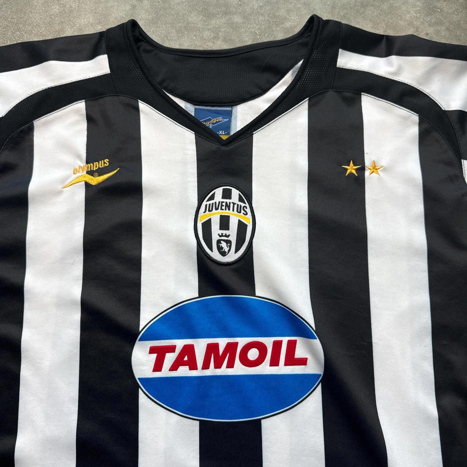 Other Tamoil Juventus 2004-2005 Season Home Jersey Kit Y2k T-Shirt Size US XL / EU 56 / 4 - 3 Thumbnail
