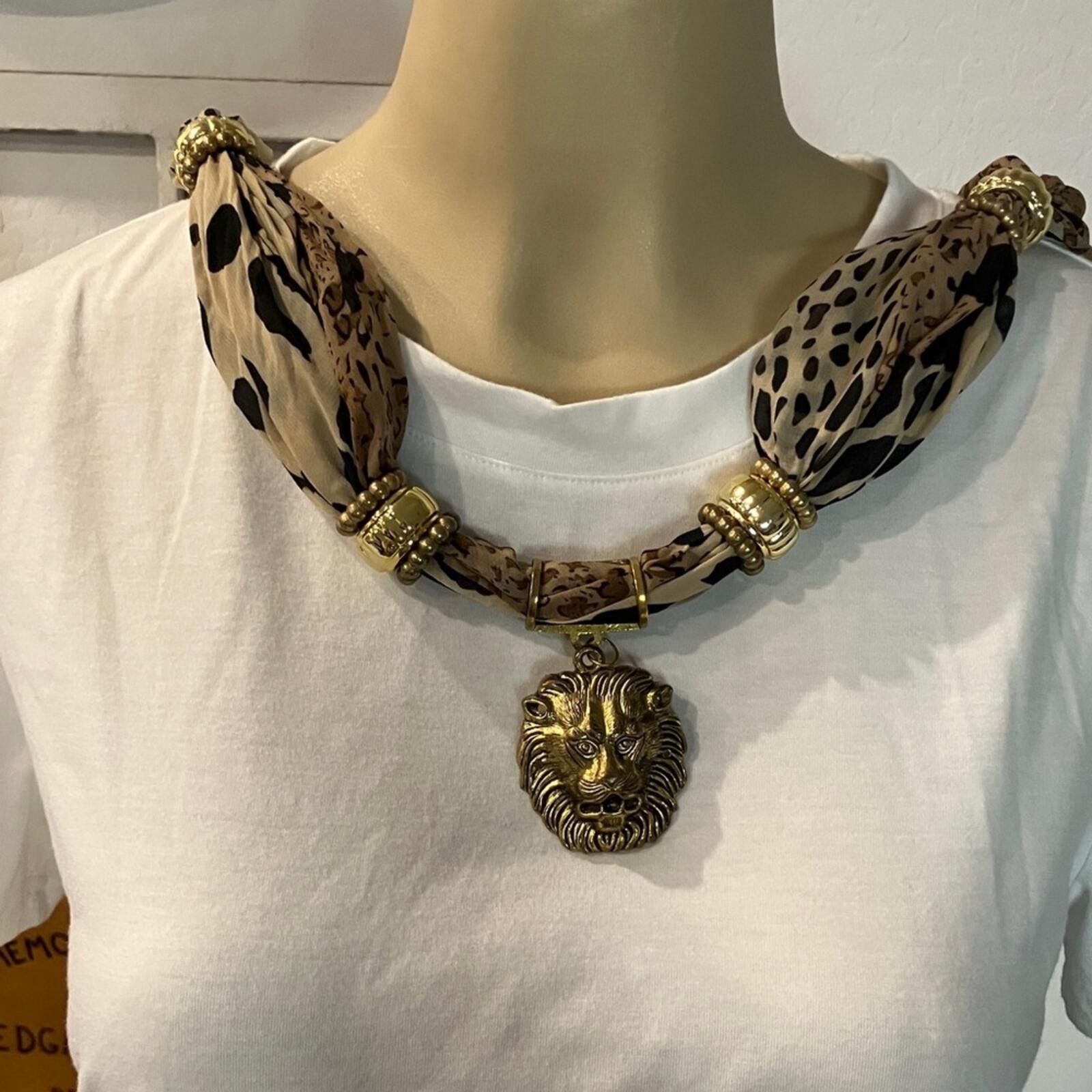 Other Elegant Gold Lion Pendant Necklace Size ONE SIZE - 1 Thumbnail