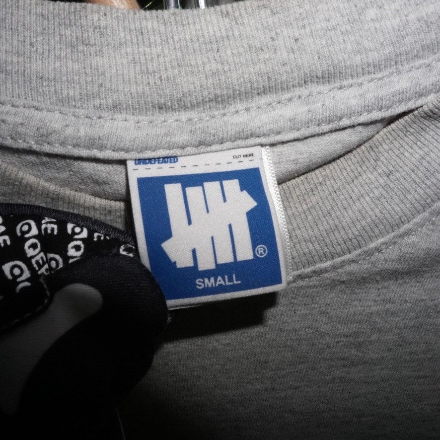 Undefeated Small -Undefeated spell out hype essential neon gray t-shirt Size US S / EU 44-46 / 1 - 3 Thumbnail