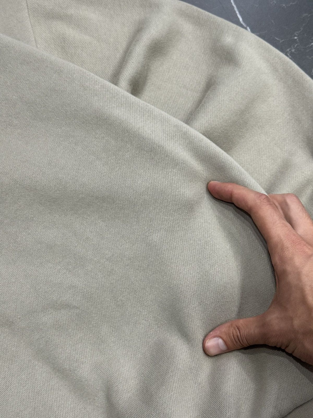 Fear of God Rare Essentials Fear of God oversized box fit hoodie size M Size US M / EU 48-50 / 2 - 8 Thumbnail