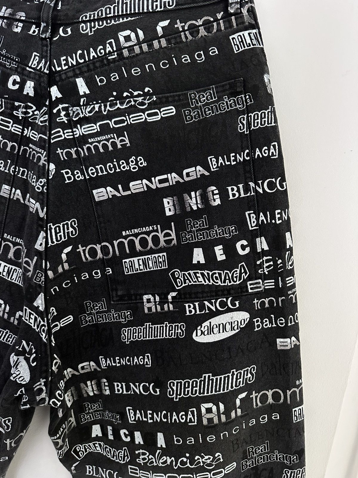 Balenciaga BALENCIAGA – TV Show Logo Print Wide Leg Denim Jeans Size US 43 - 9 Thumbnail