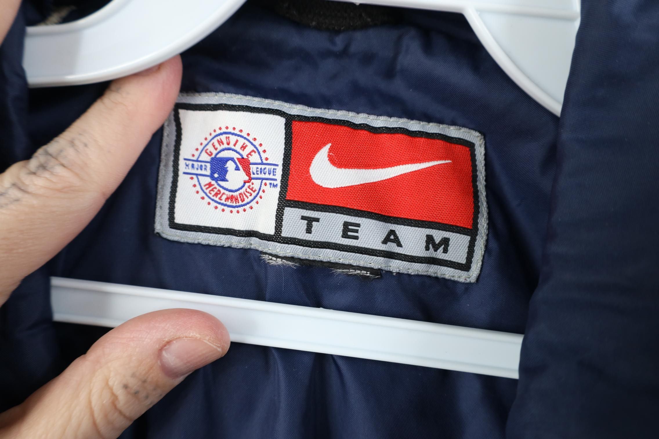 Nike Vintage Nike Mini Swoosh Boston Red Sox Windbreaker Jacket Size US S / EU 44-46 / 1 - 6 Thumbnail