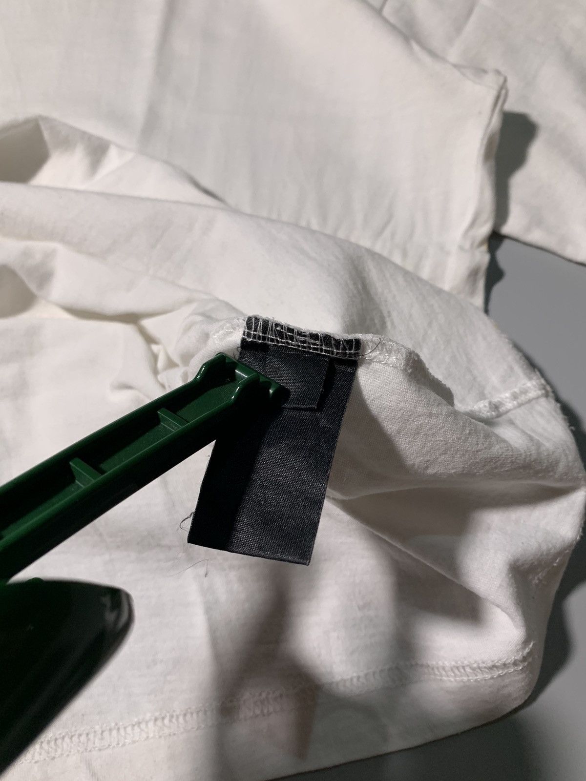 Vetements VETEMENTS STAFF TEE WHITE Size US S / EU 44-46 / 1 - 10 Thumbnail