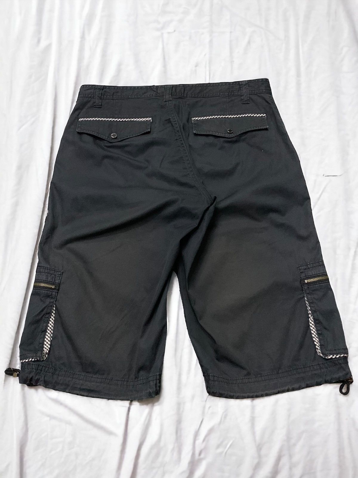 20471120 × Burberry × Designer BURBERRY Black Label Multipockets Outdoor Tech Short Pants Size US 29 - 8 Thumbnail