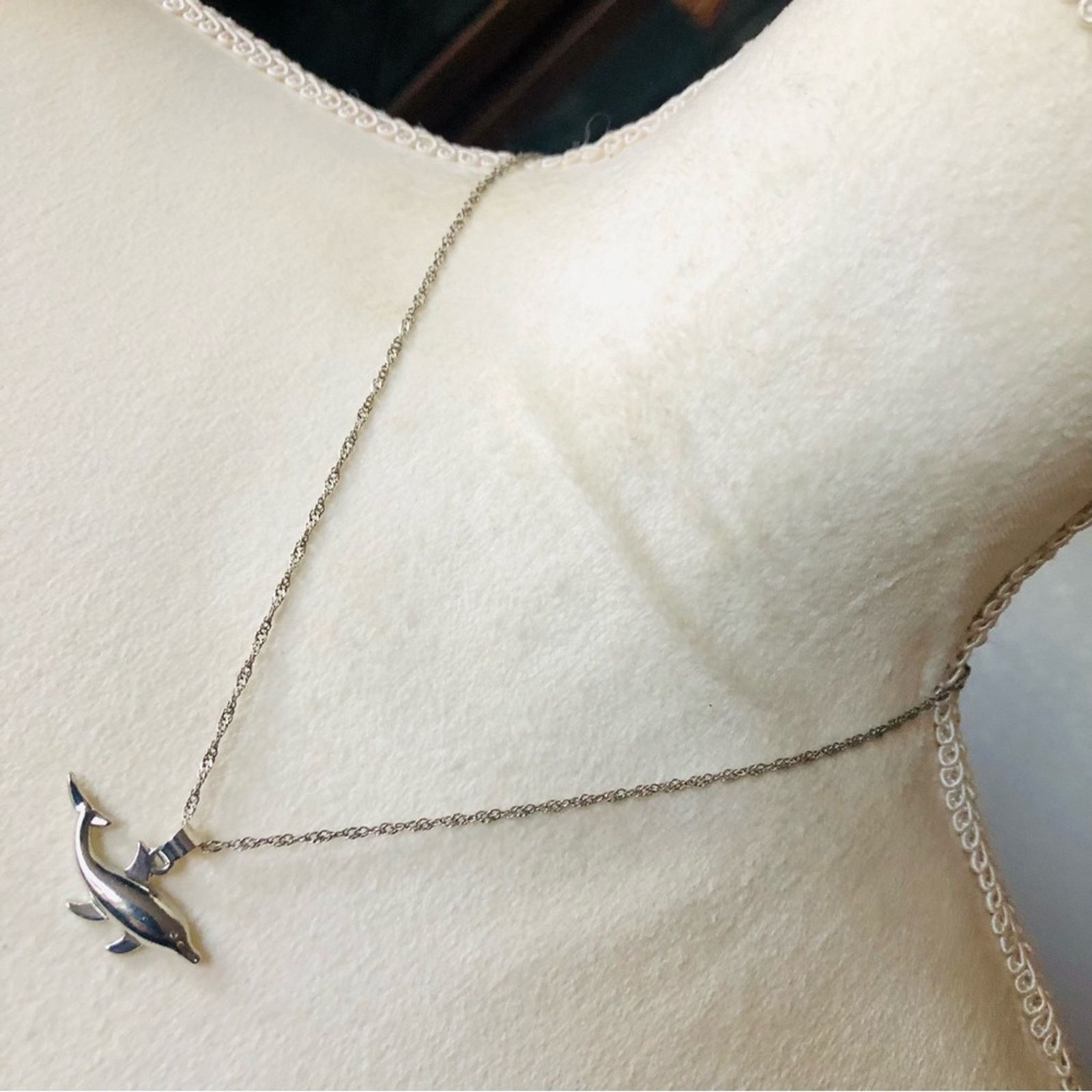 Vintage Vintage swimming dolphin pendant on chain necklace Size ONE SIZE - 1 Thumbnail