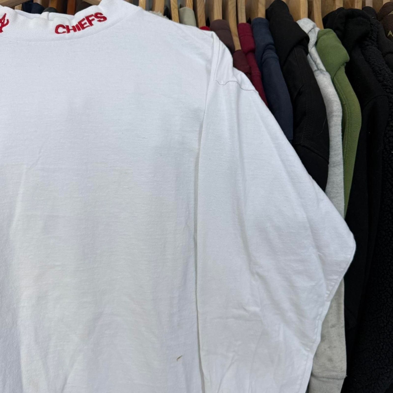 Other Vintage 90s Kansas City Chiefs Mockneck Long Sleeve T-Shirt Size US L / EU 52-54 / 3 - 3 Thumbnail