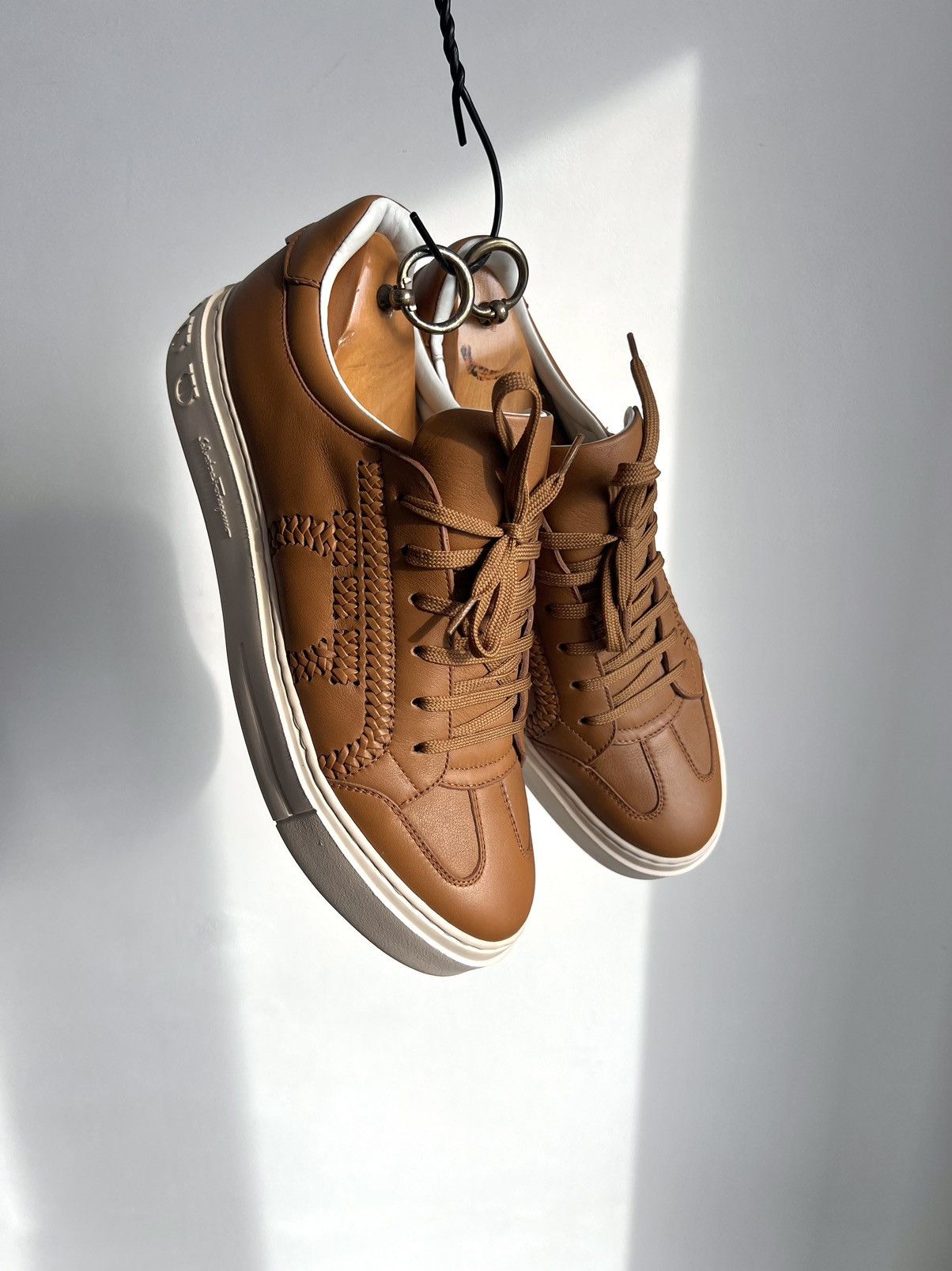 🇮🇹 Salvatore Ferragamo Braided Gancini Low Tow Sneakers Brown