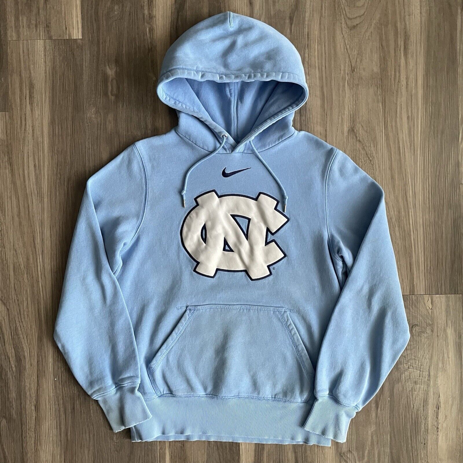 Nike × Vintage Nike UNC Center Swoosh Hoodie Size S Embroidered Baby Blue Size US S / EU 44-46 / 1 - 1 Thumbnail