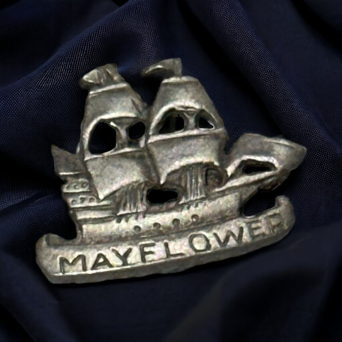 Vintage Vintage pewter mayflower brooch Size ONE SIZE - 1 Thumbnail