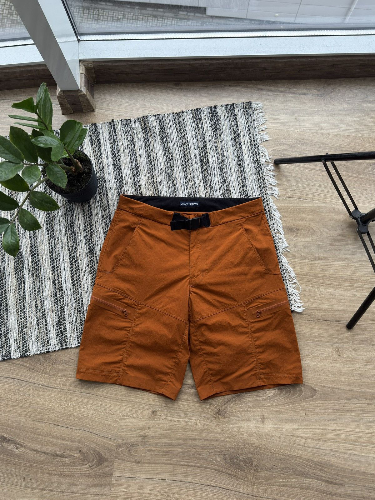 Arc'teryx Arcteryx Nylon Metal Orange Cargo Tracking Shorts Size S Size US 30 / EU 46 - 1 Thumbnail