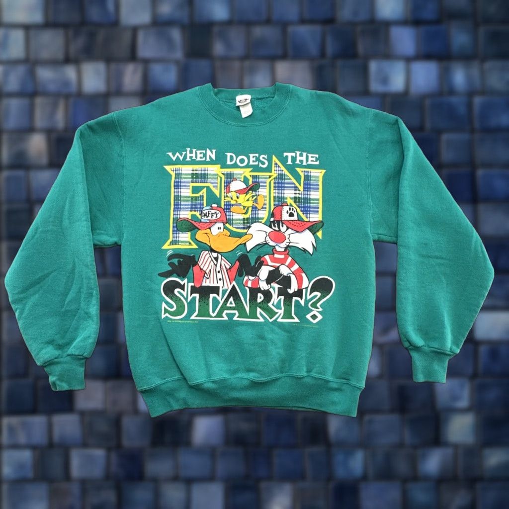 Vintage VINTAGE Looney Tunes Crewneck Shirt Mens M Green USA Daffy Tweety 1990s Size US M / EU 48-50 / 2 - 1 Thumbnail