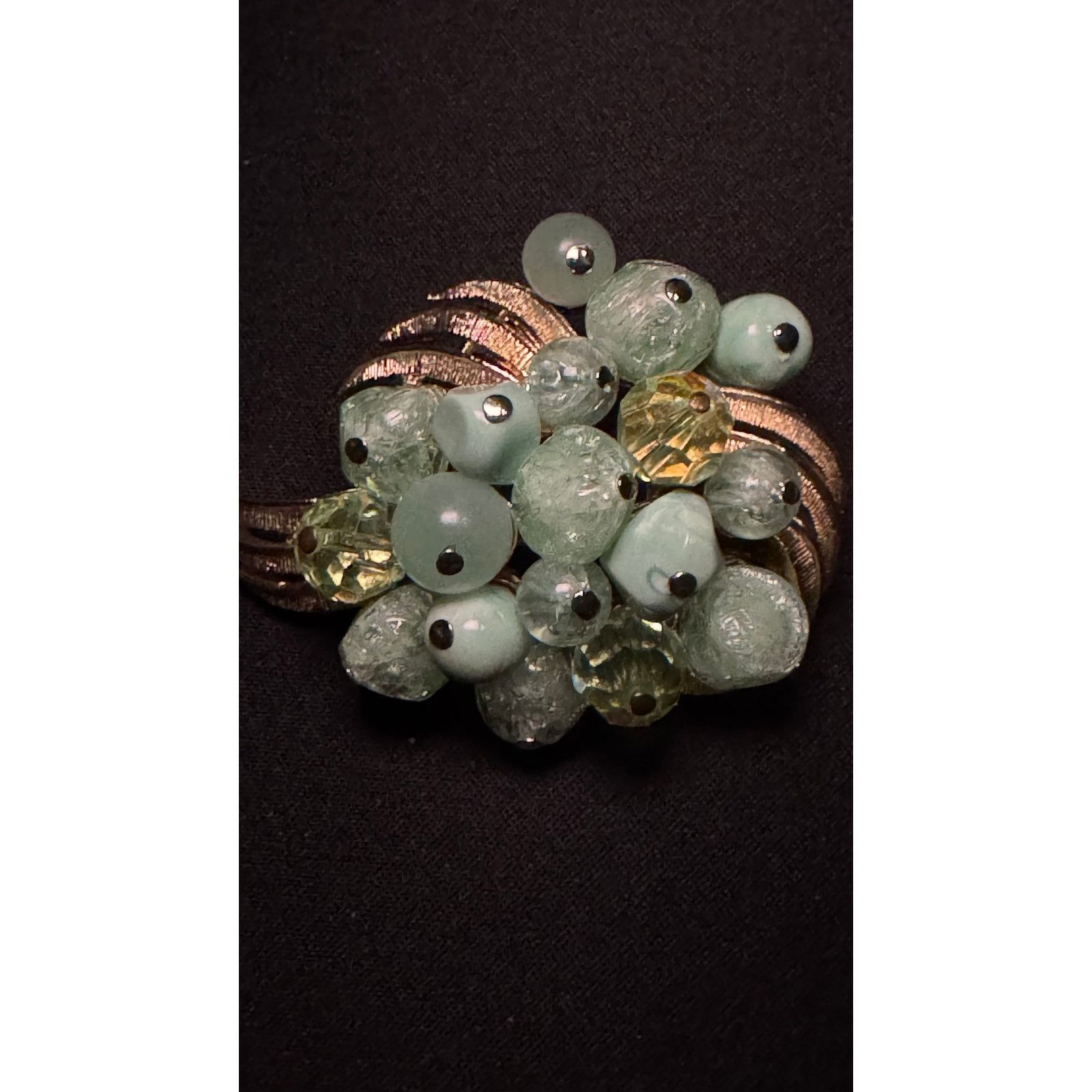 Other Vintage Coro 1940's Cluster of Green Beads Gold Tone Brooch Size ONE SIZE - 2 Thumbnail
