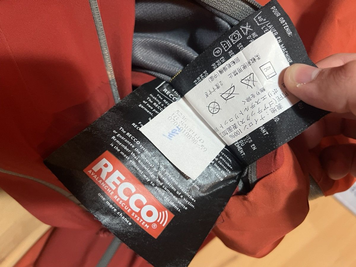 Arc'teryx Arc’teryx Vintage Gore Tex Jacket Red RECCO Size US L / EU 52-54 / 3 - 16 Thumbnail