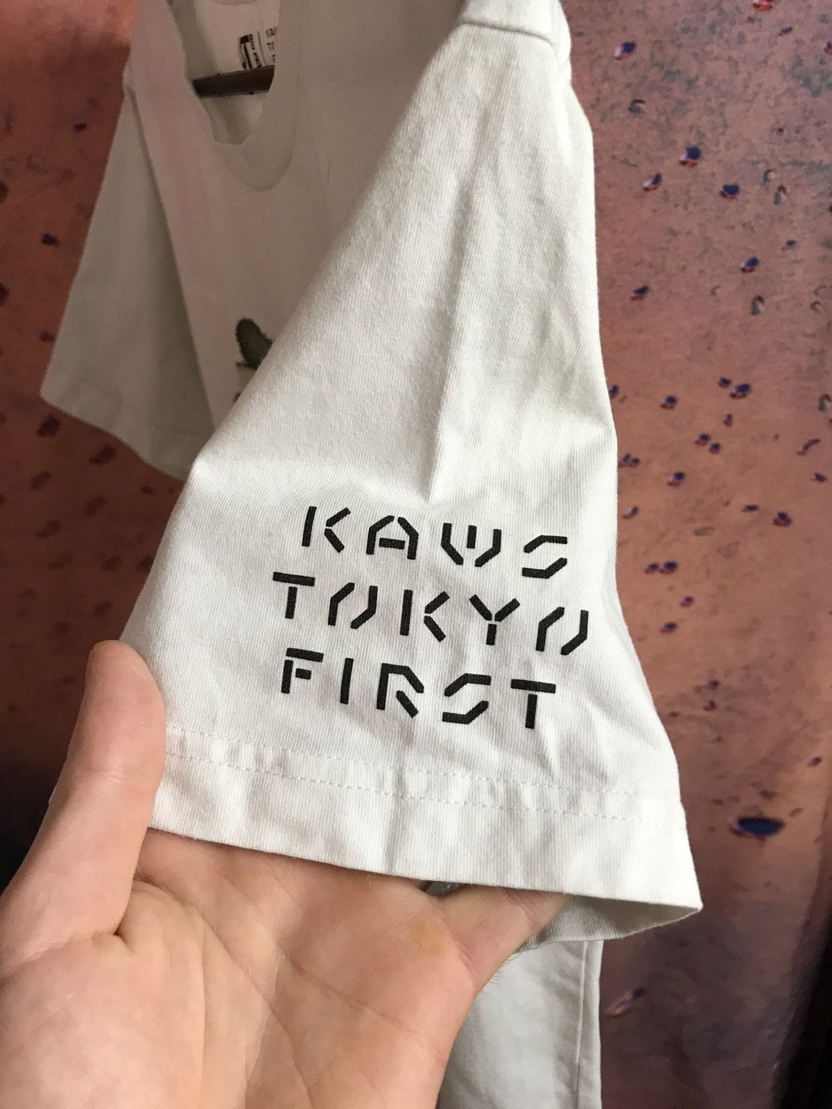 Kaws × Uniqlo Uniqlo x Kaws streetwear tee Size US M / EU 48-50 / 2 - 5 Thumbnail
