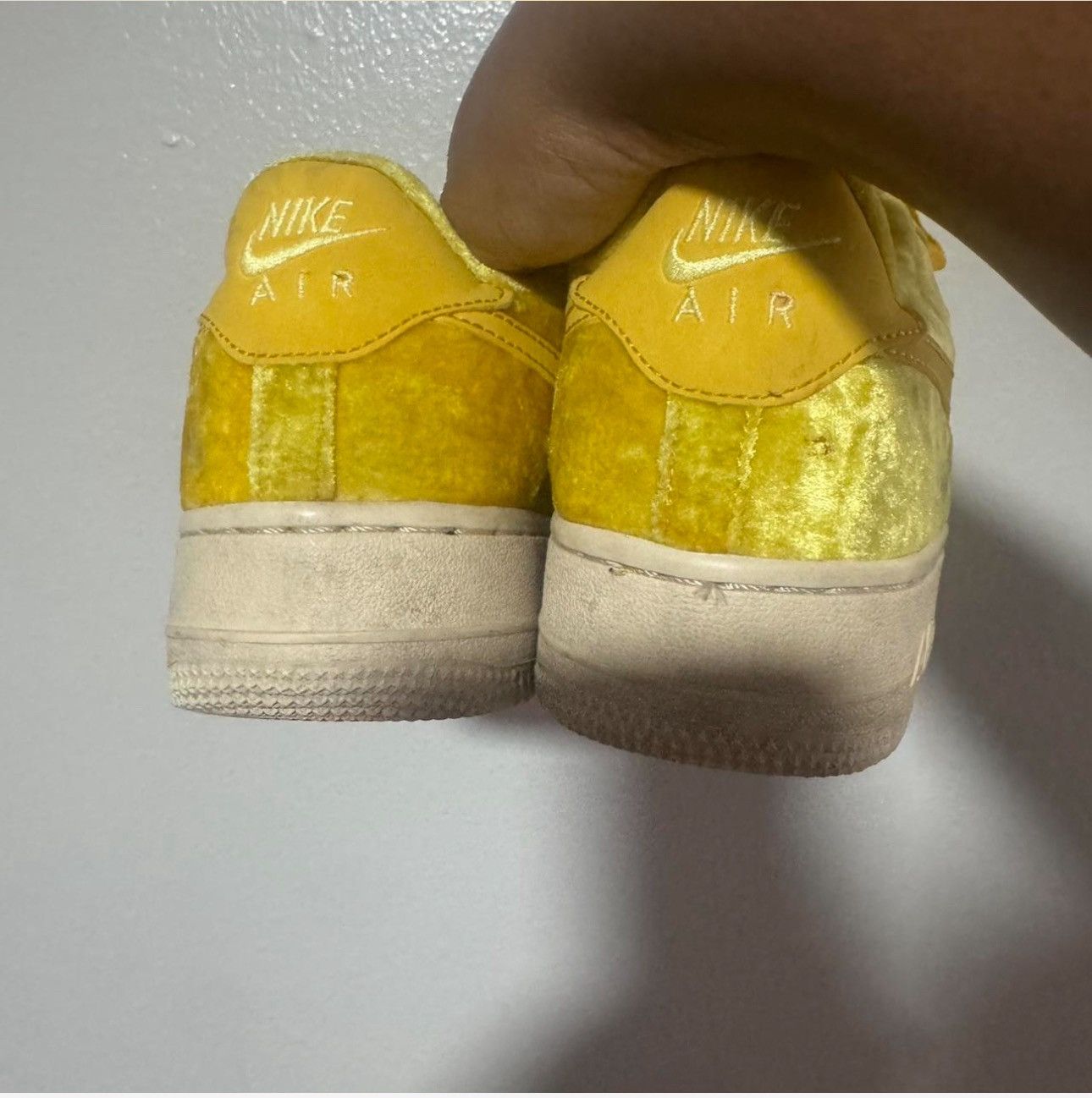 Nike Nike Yellow velvet Air Force 1 trainers Size US 8 / IT 38 - 3 Thumbnail