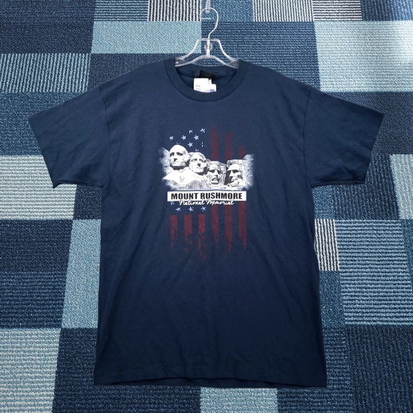 Vintage Prairie Mountain T-Shirt Mens L Large Navy Blue Mount Rushmore Graphic NWT Size US L / EU 52-54 / 3 - 1 Thumbnail