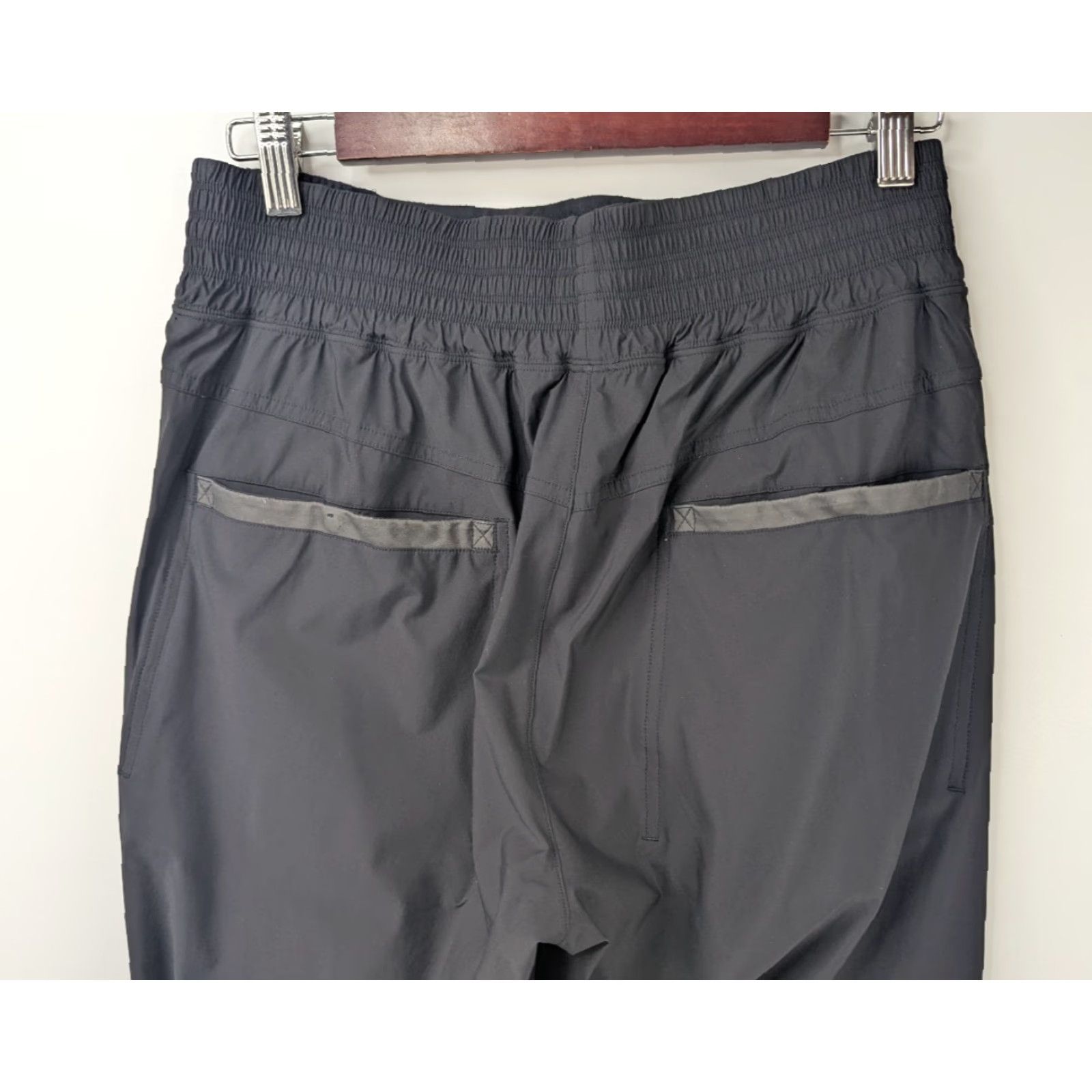 Lululemon Lululemon Black Pants Womens Leggings Attached Lined Mid Rise Zip Pockets Size 6 Size 28" / US 6 / IT 42 - 4 Thumbnail