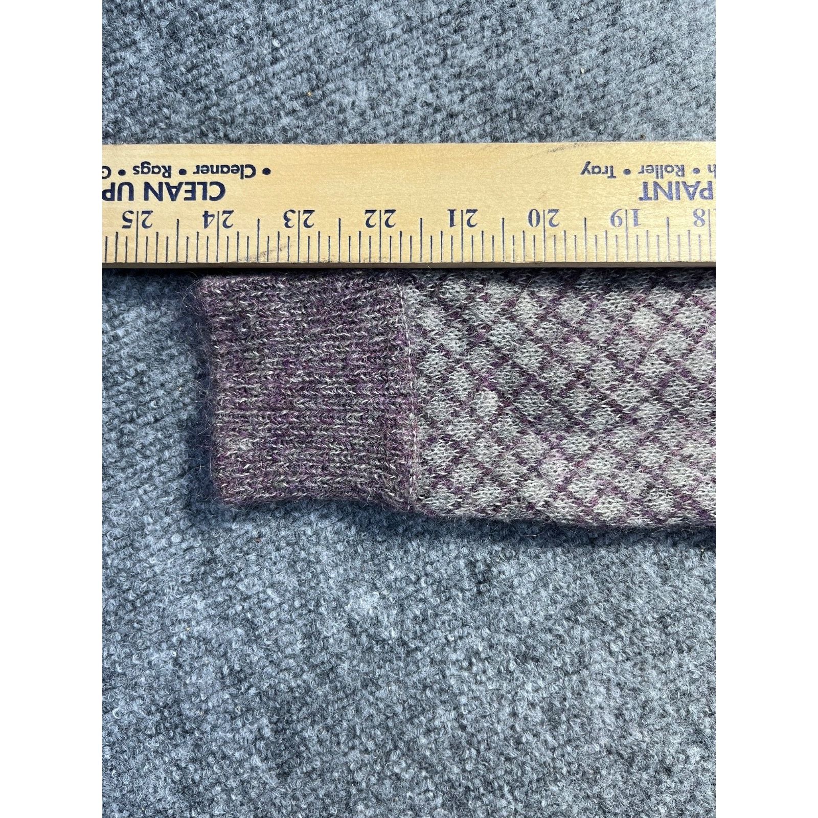 Valentino VTG Valentino Boutique Purple/Gray cardigan Sweater Wool S Size S / US 4 / IT 40 - 13 Thumbnail