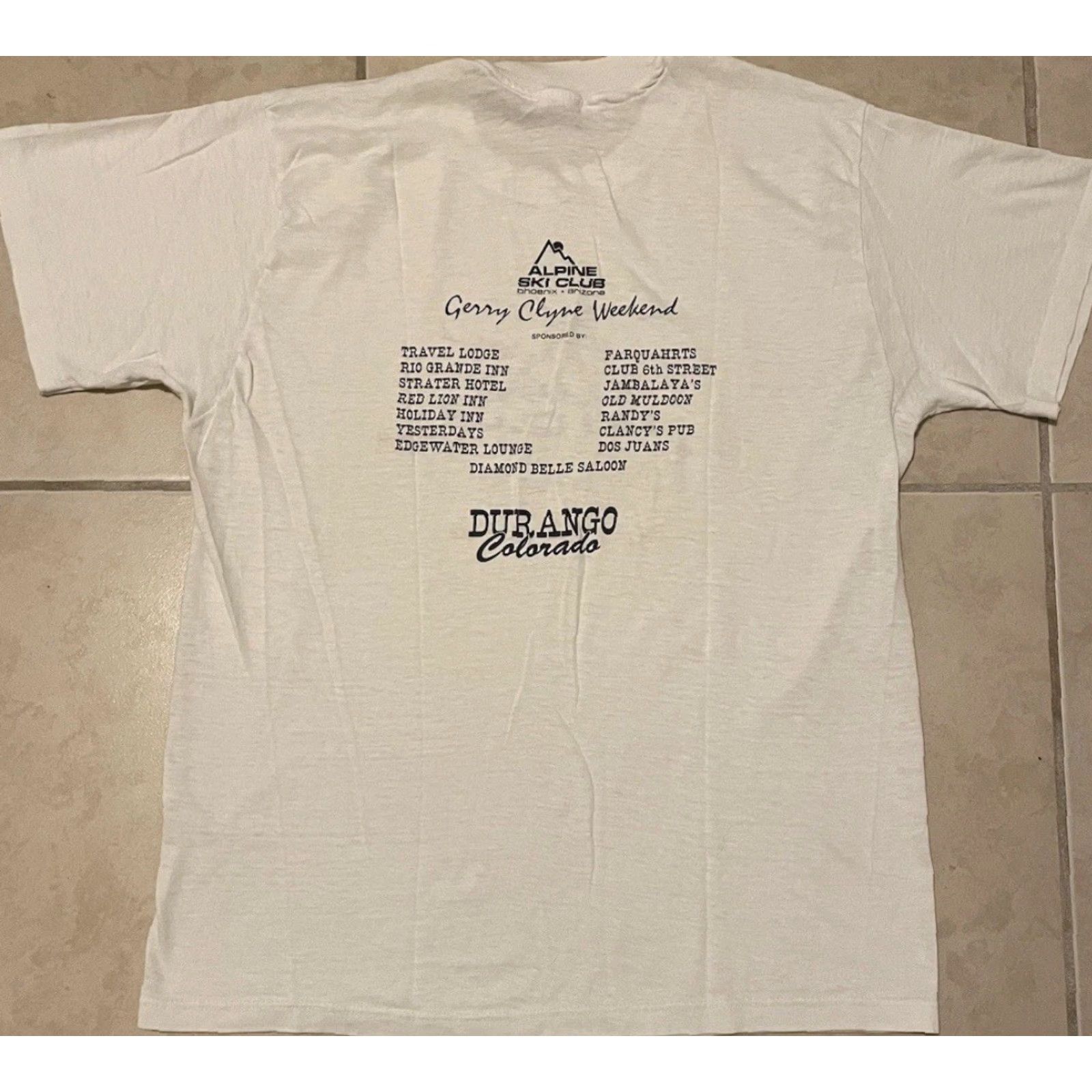 Vintage VINTAGE Phoenix Alpine Ski Club Faded Shirt S Arizona Snowboard Grunge 80s 90s White Single Stitch Mens T-Shirt Small Size US S / EU 44-46 / 1 - 2 Thumbnail