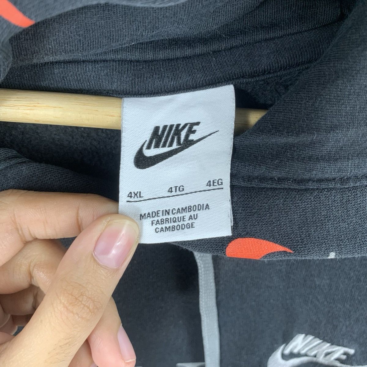 Nike NIKE SWOOSH Minimalist Embroidered Logo Full Print Hoodie Size US XXL / EU 58 / 5 - 9 Thumbnail
