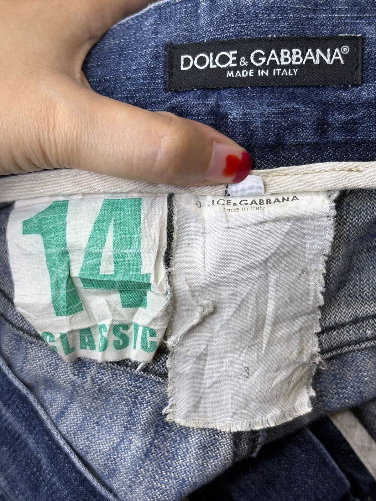 Dolce & Gabbana Vintage Italy Dolce Gabbana Blue Wash Distressed Jean Shorts Size US 34 / EU 50 - 13 Thumbnail