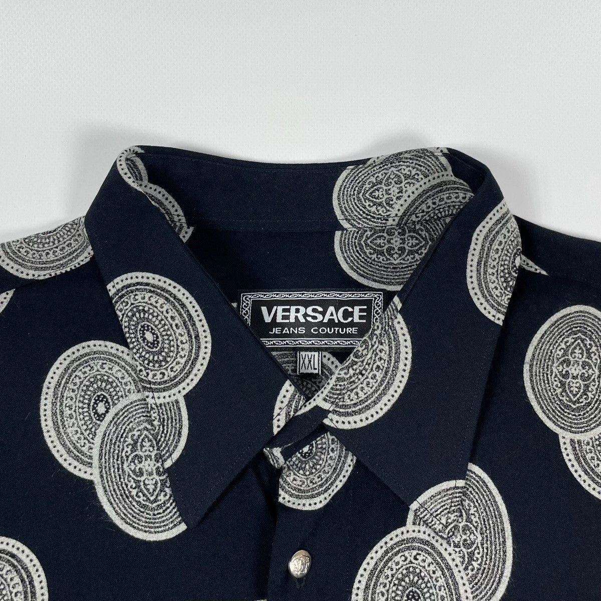 Versace Jeans Couture Vintage Versace Jeans Couture Shirt monogram print Size US XL / EU 56 / 4 - 4 Thumbnail
