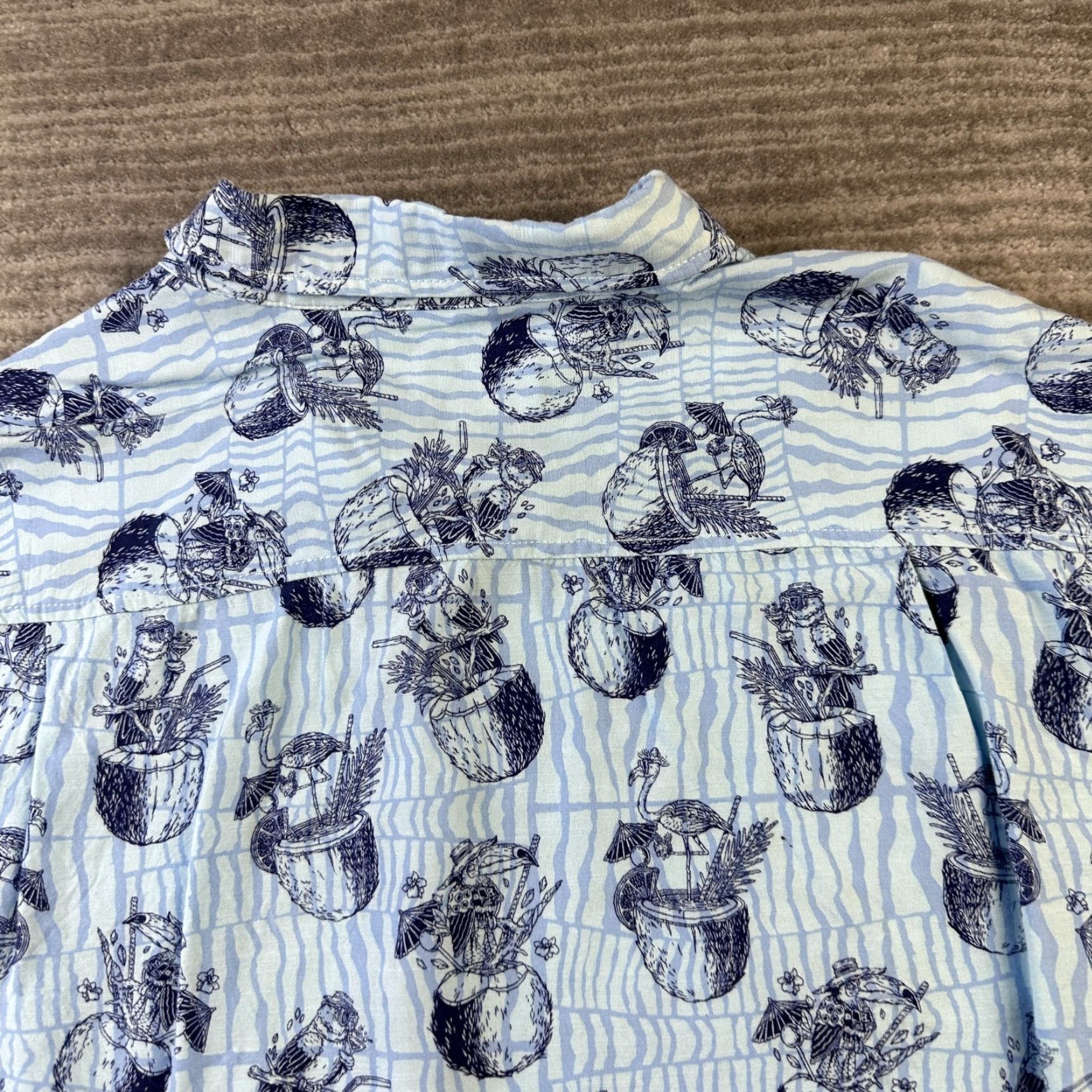 Tommy Bahama Tommy Bahama Coast Shirt Mens Large Blue Veracruz Cay Camp Viscose Pineapple Floral Short Sleeve Button-Up Size US L / EU 52-54 / 3 - 3 Thumbnail