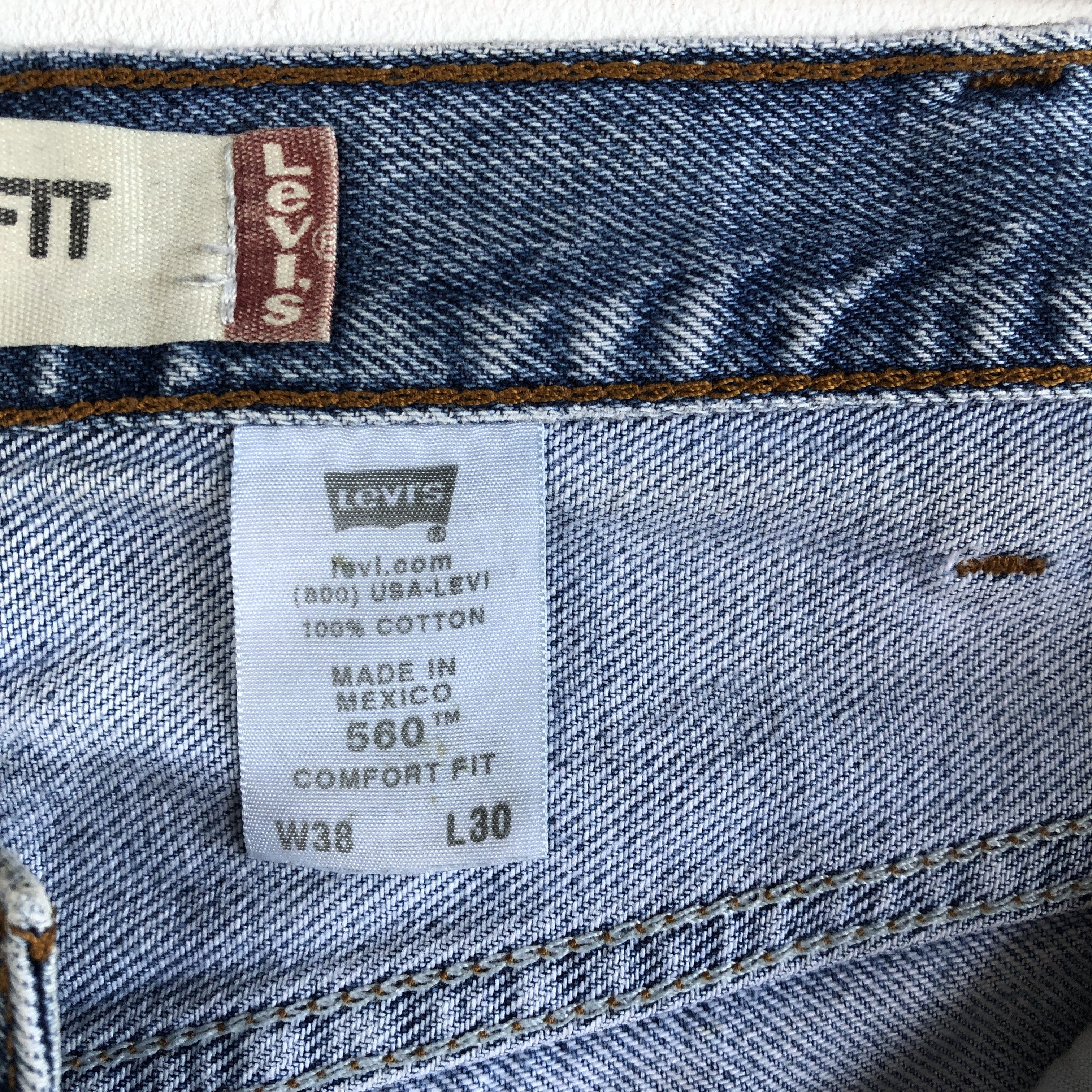 Levi's Vintage Levis 560 Baggy Jeans Levi's Faded Light Wash Denim Size US 36 / EU 52 - 9 Thumbnail
