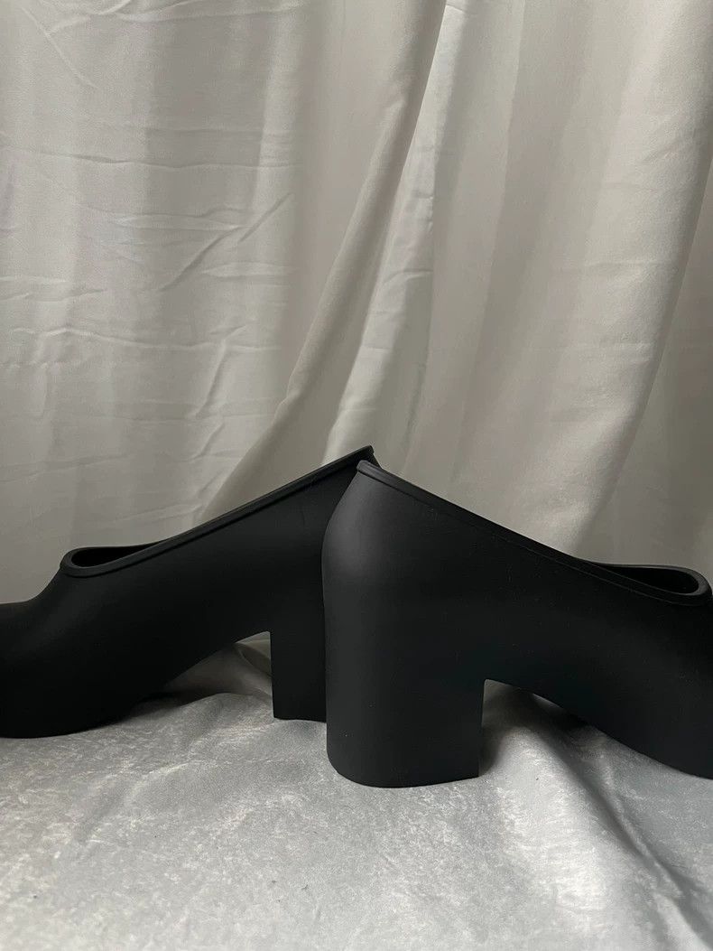 Comme des Garcons Comme des Garçons Medieval Women's Black Rubber Pumps Heels Size US 5.5 / IT 35.5 - 4 Thumbnail