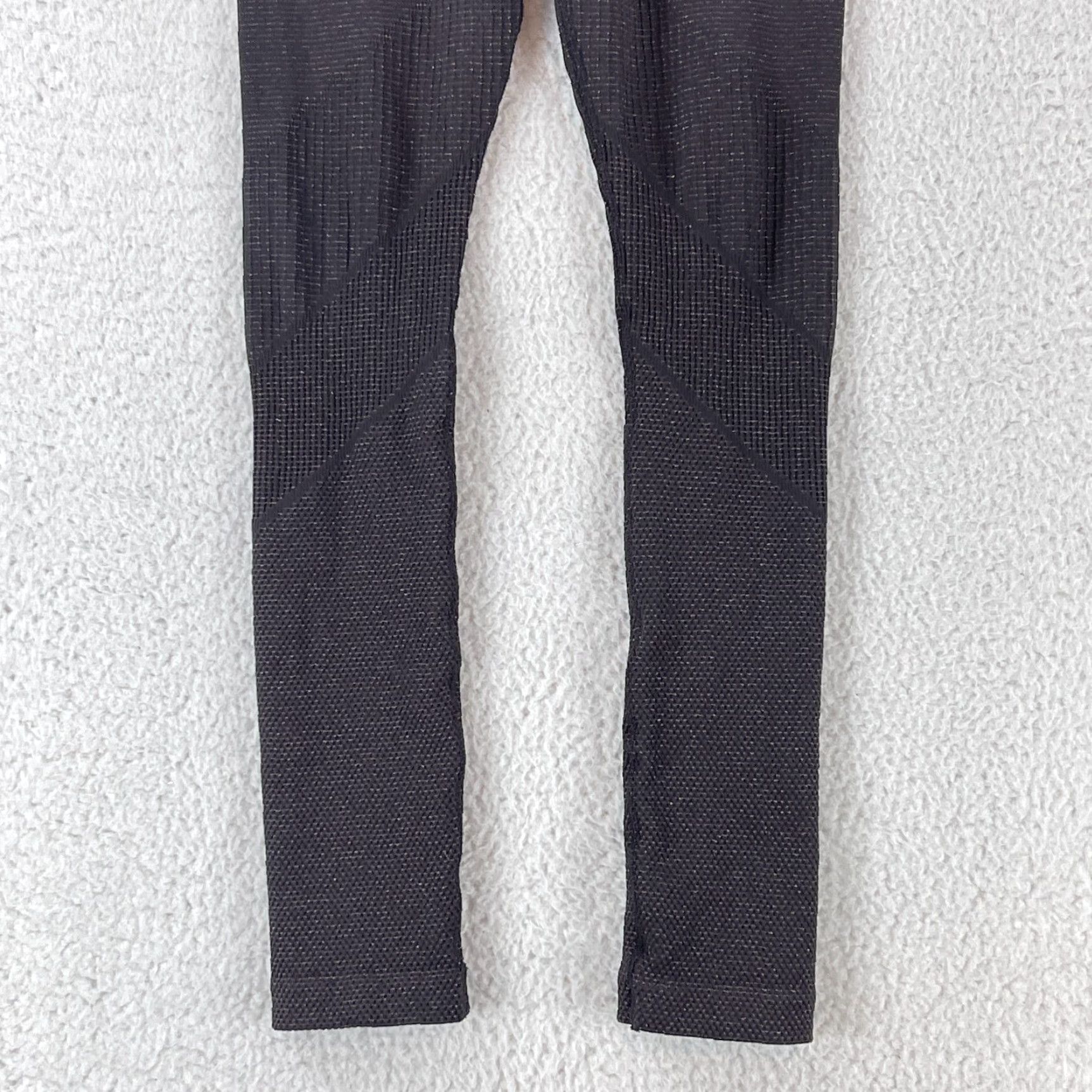 Athleta Athleta Black Shimmer Seamless Tights Womens Pull On Leggings Athletic Size Small Size 28" / US 6 / IT 42 - 3 Thumbnail