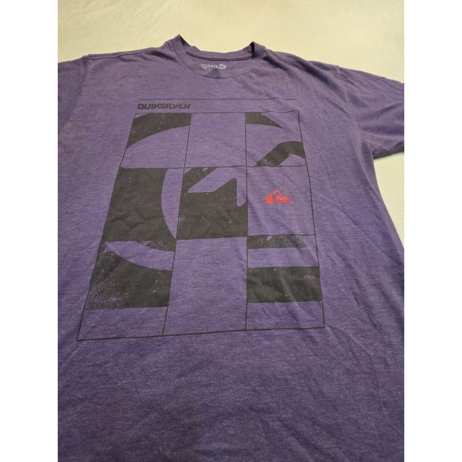 Quiksilver Quicksilver Men's Size Large Vintage Short Sleeve Purple Size US L / EU 52-54 / 3 - 2 Thumbnail