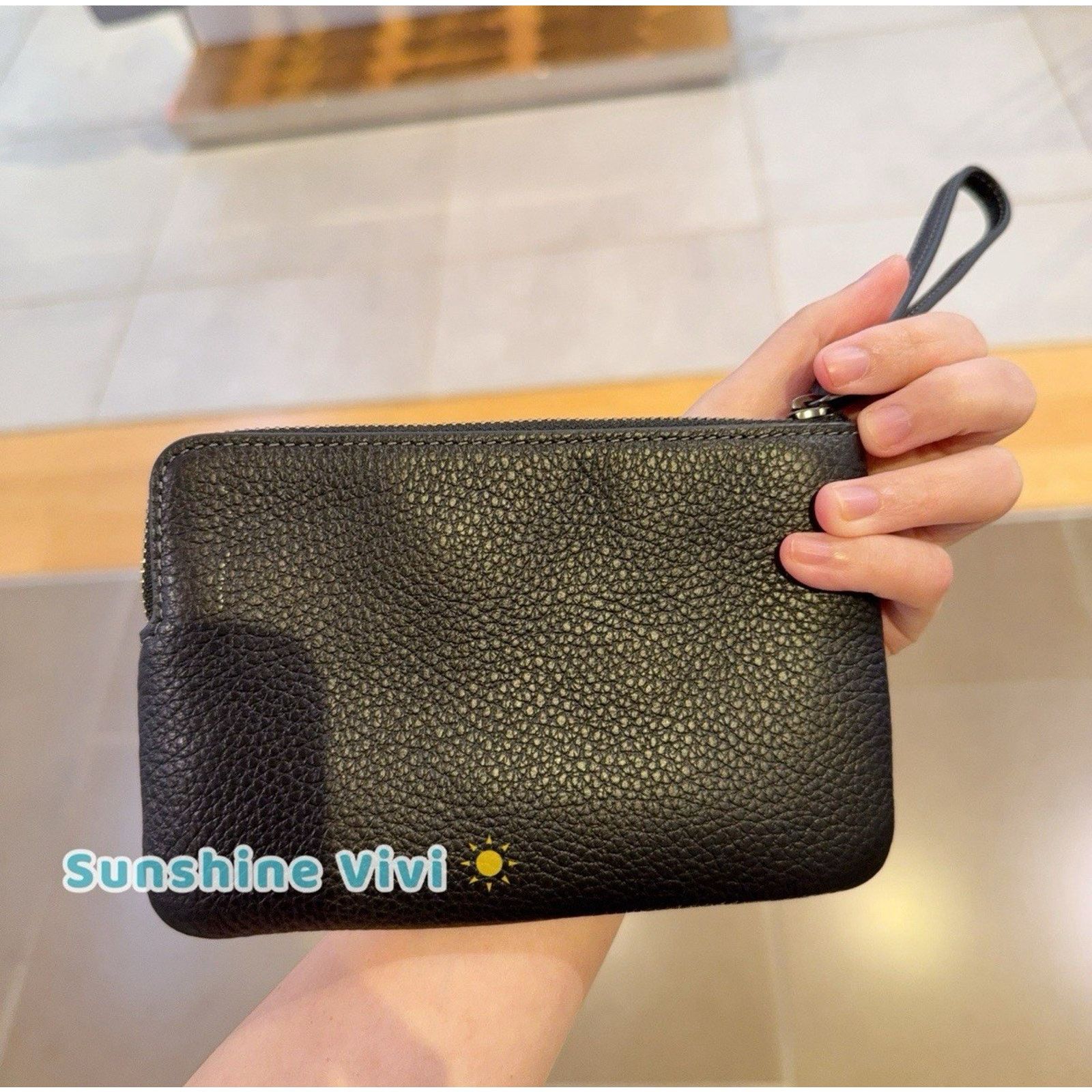 Coach NWT Coach Corner Zip Wristlet Rivets Black Leather CCJ75 Size ONE SIZE - 7 Thumbnail