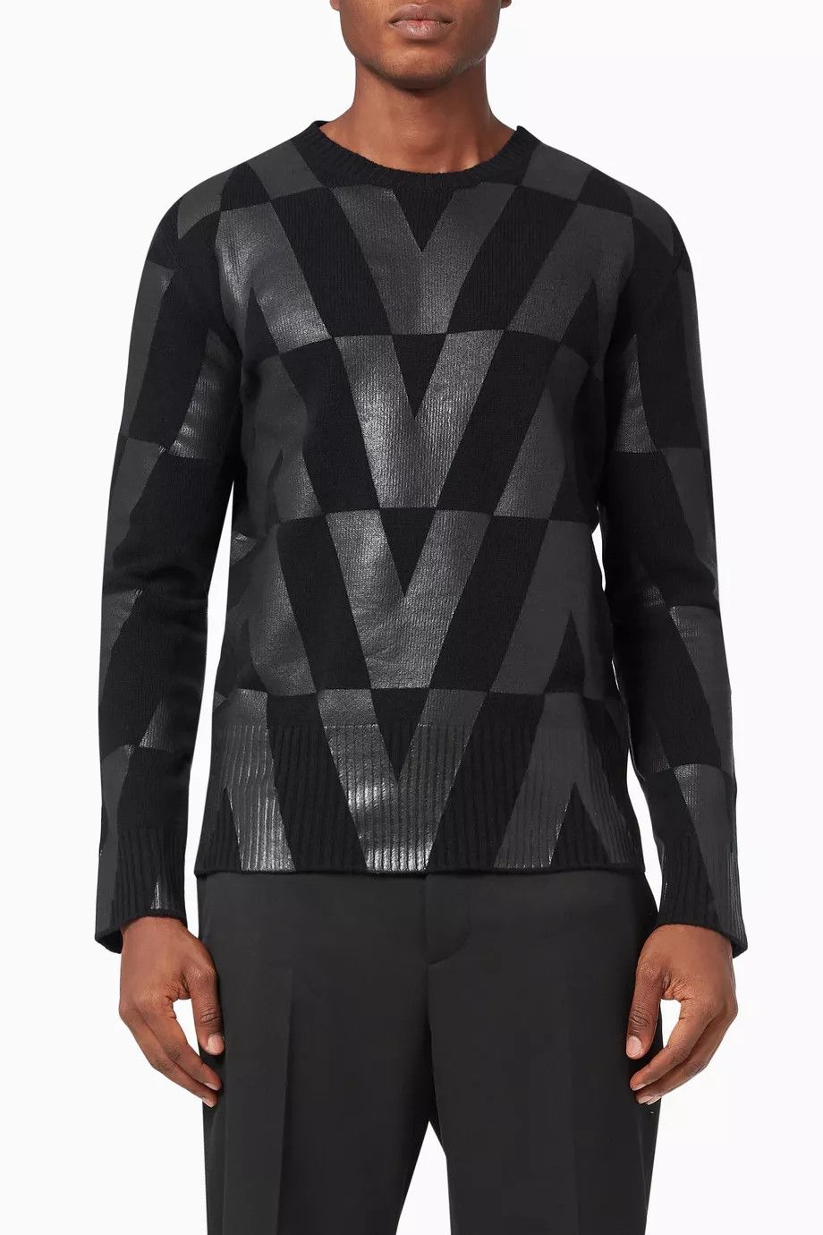 Valentino o1y0525 Logo Sweater in Black/Lead Size US M / EU 48-50 / 2 - 1 Thumbnail